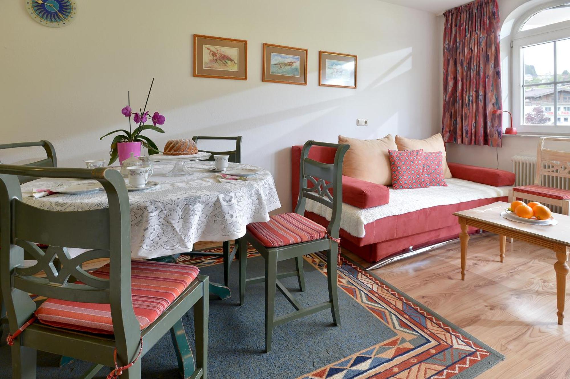 Superior One-Bedroom Apartment