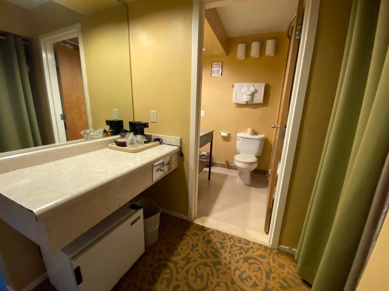 Standard Queen Room Two Queen Beds