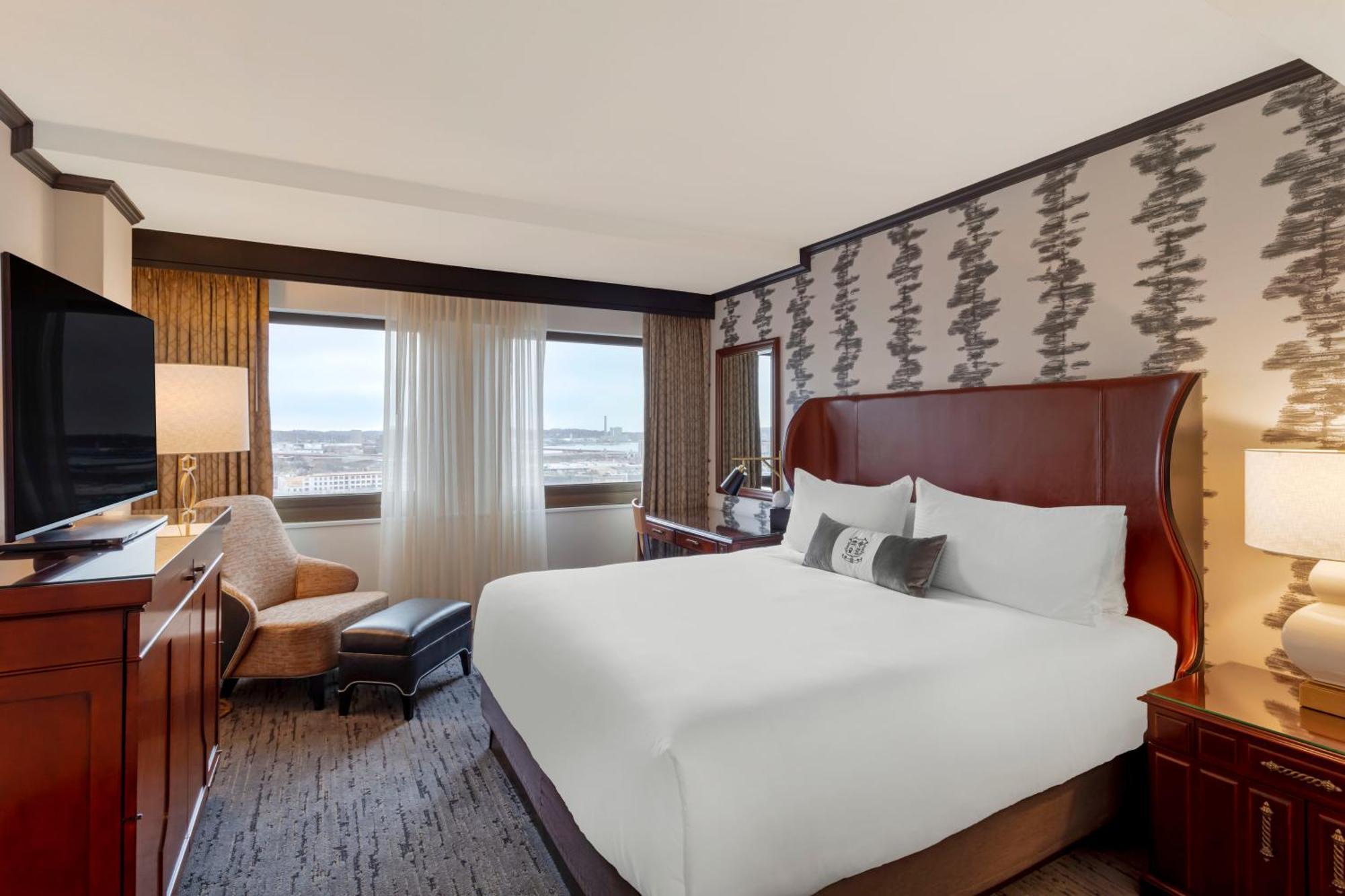 Deluxe King Room