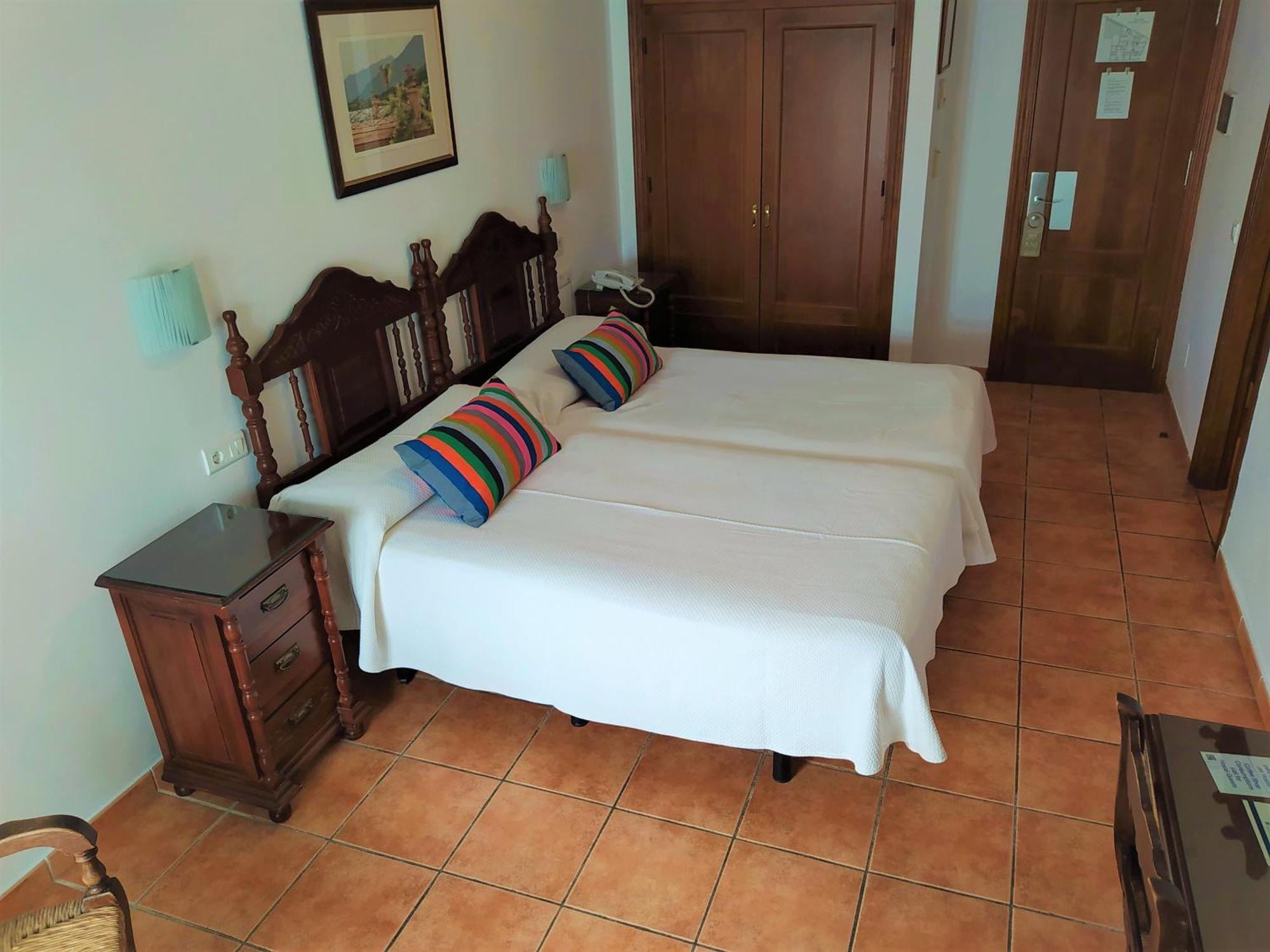 Economy Twin Room
