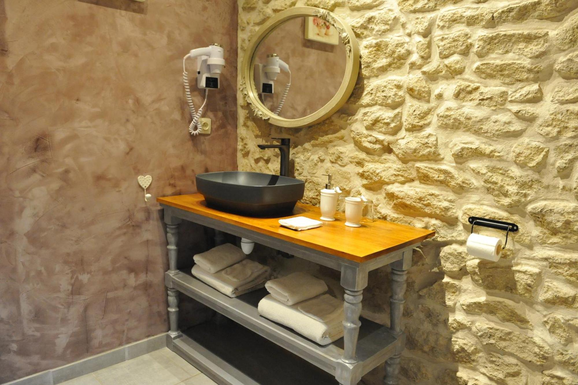 Chambre Triple avec Salle de Bains Privative