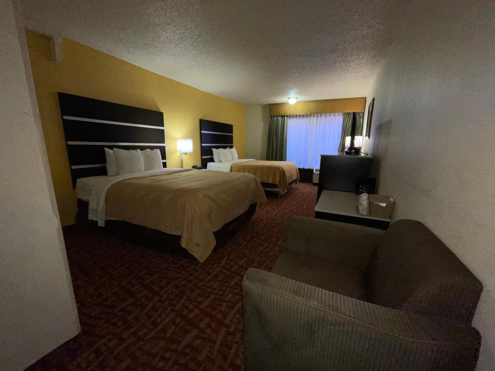 Queen Room Two Queen Beds Smoking