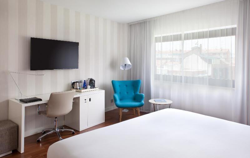 Habitación Familiar Comunicada con cama supletoria (3 adultos + 2 niños)