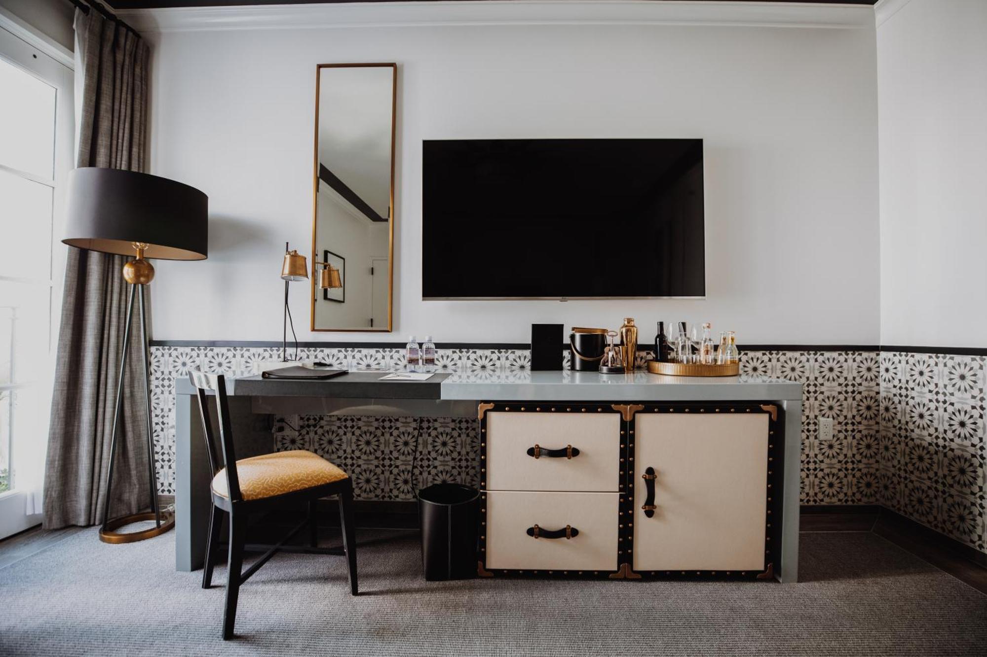 Standard King Room