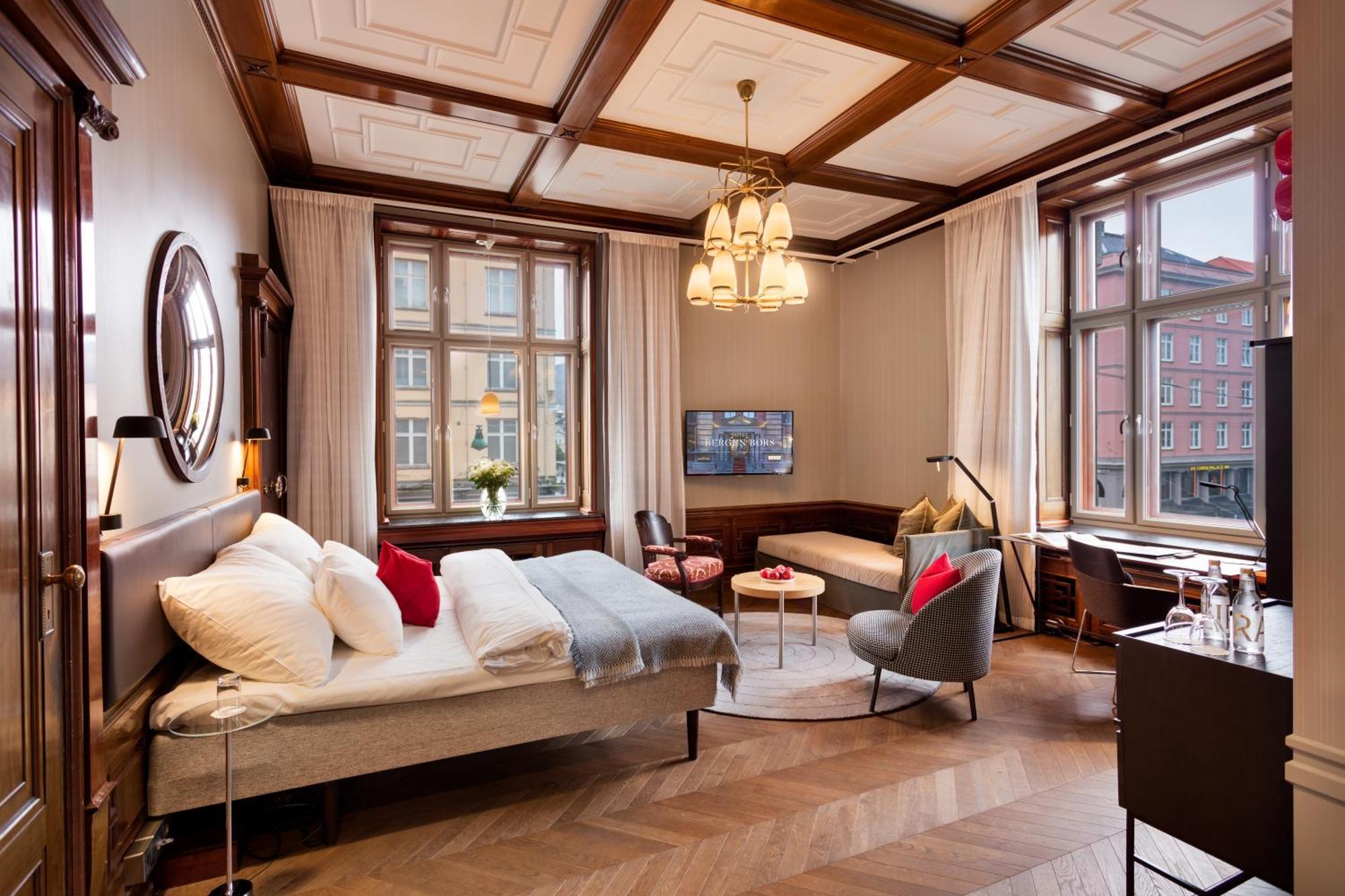Junior King Suite City View