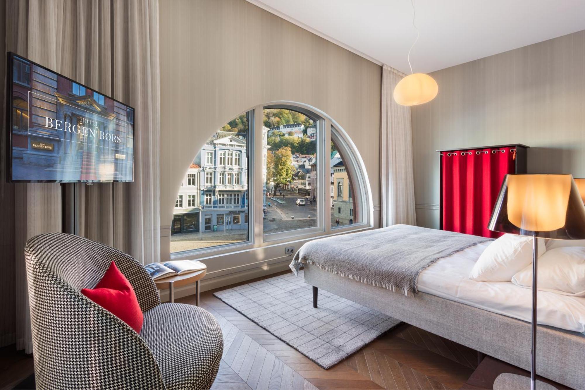 Junior King Suite City View