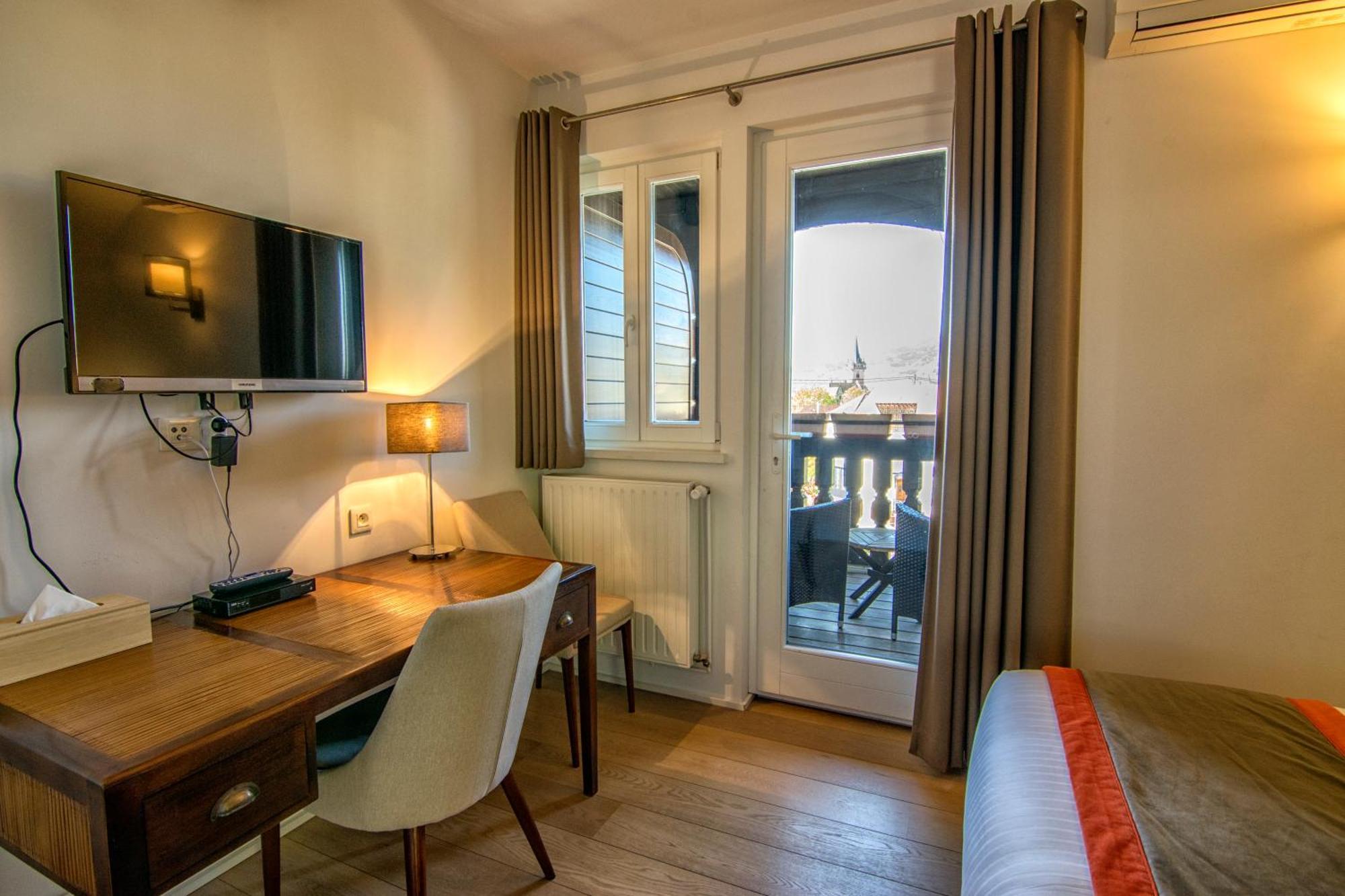Superior Double or Twin Room Terrace 2