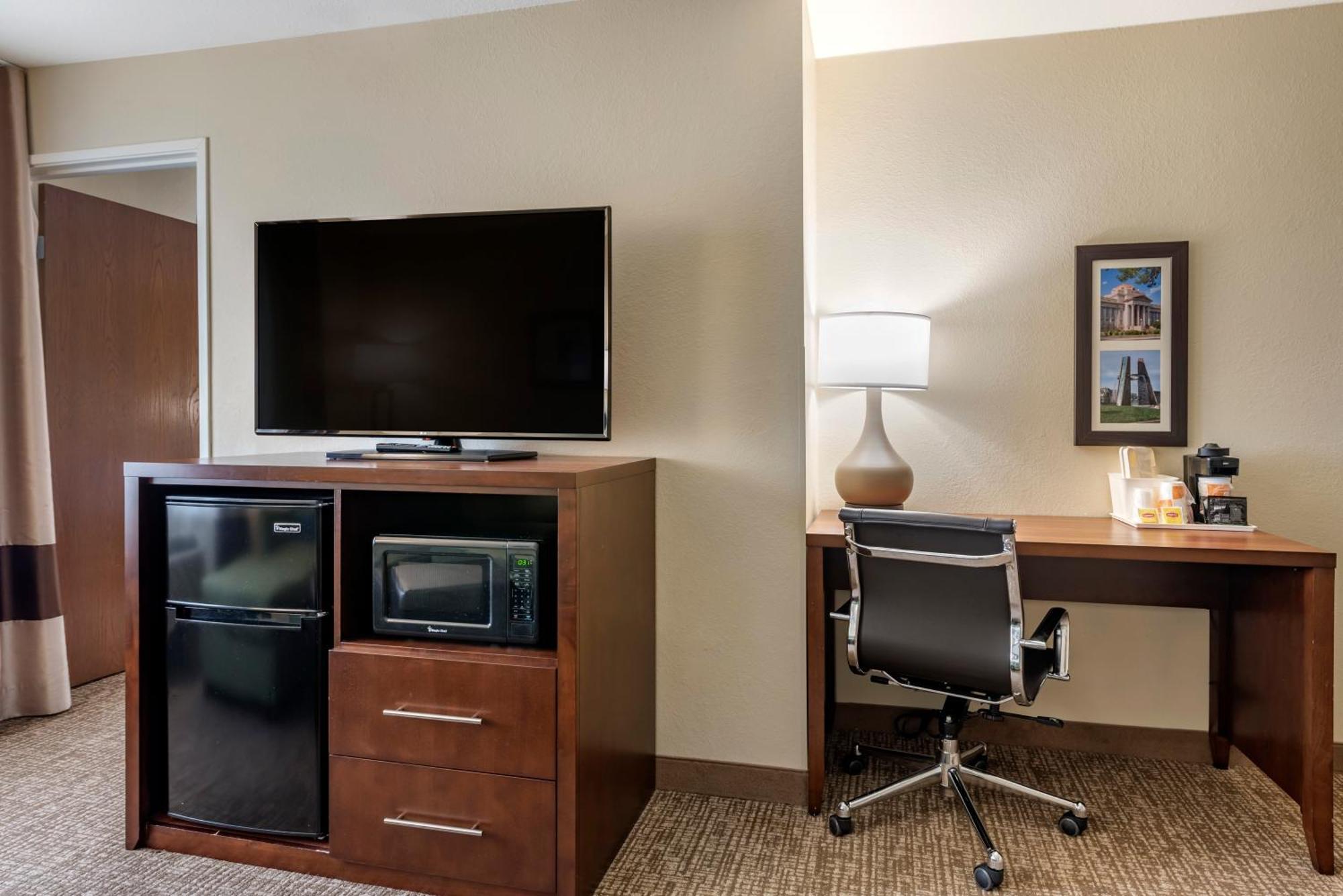 King Suite Accessible or Non-Smoking