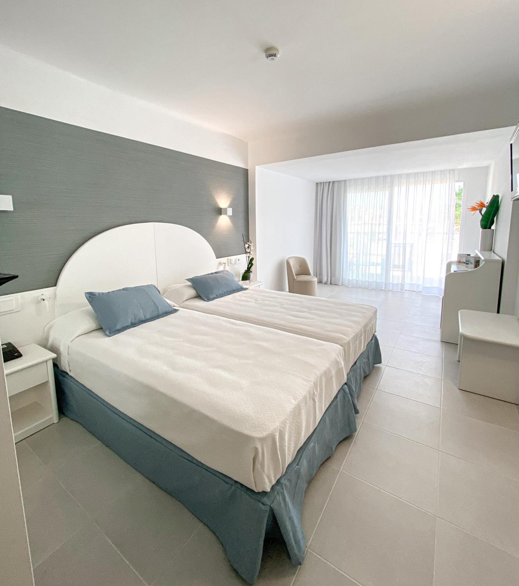 Superior Comfort Room