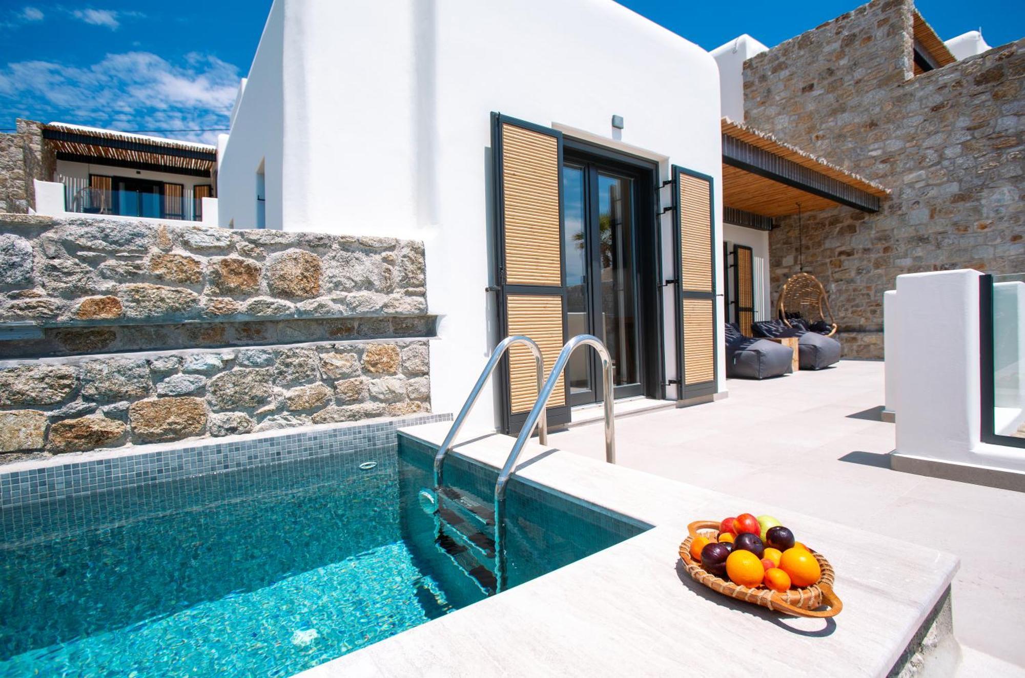 Superior Suite Front yard Private Pool Panoramic Sea View