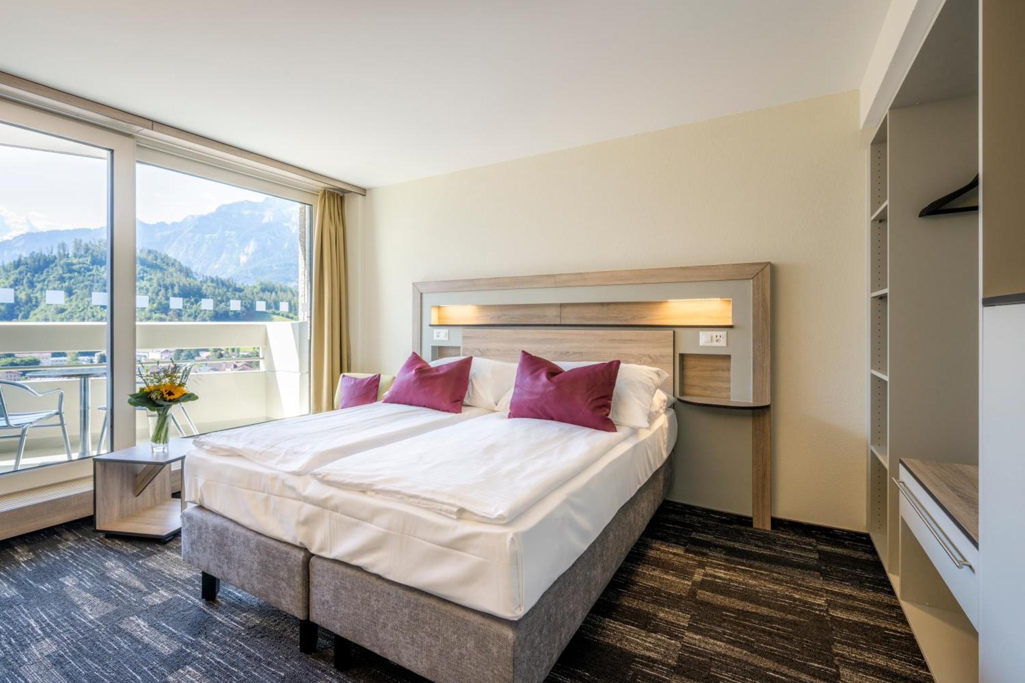 Deluxe Double Room Queen Bed