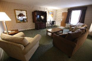 Queen Room with Two Queen Beds and Roll-In Shower - Mobility Accessible/Non-Smoking