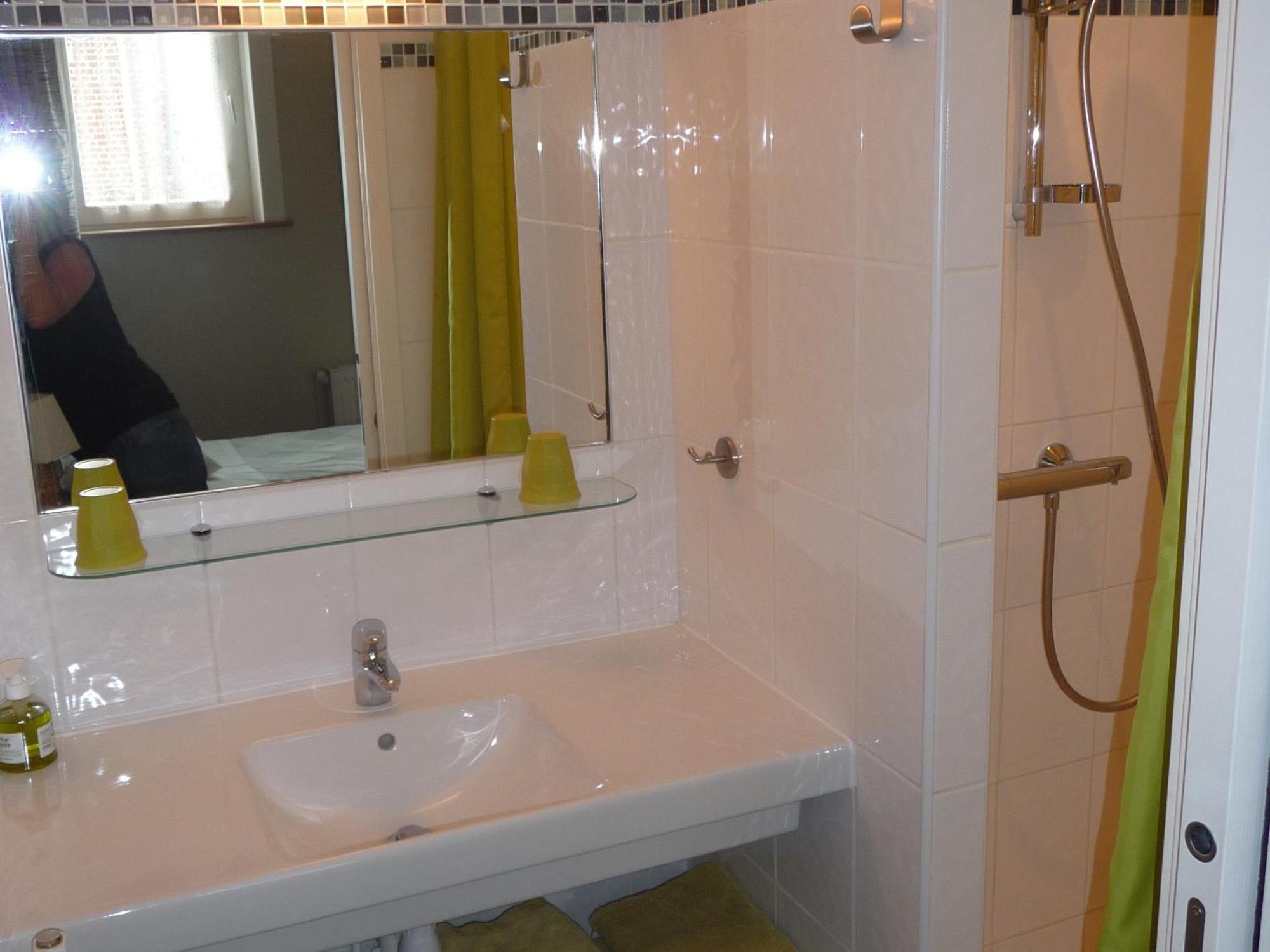 Double or Twin Room Shower