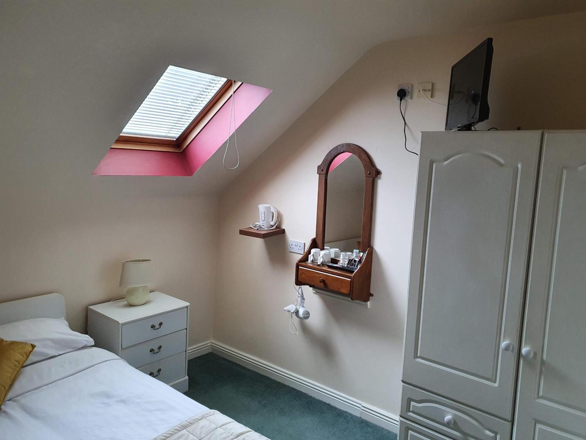 Double Room Private Bathroom
