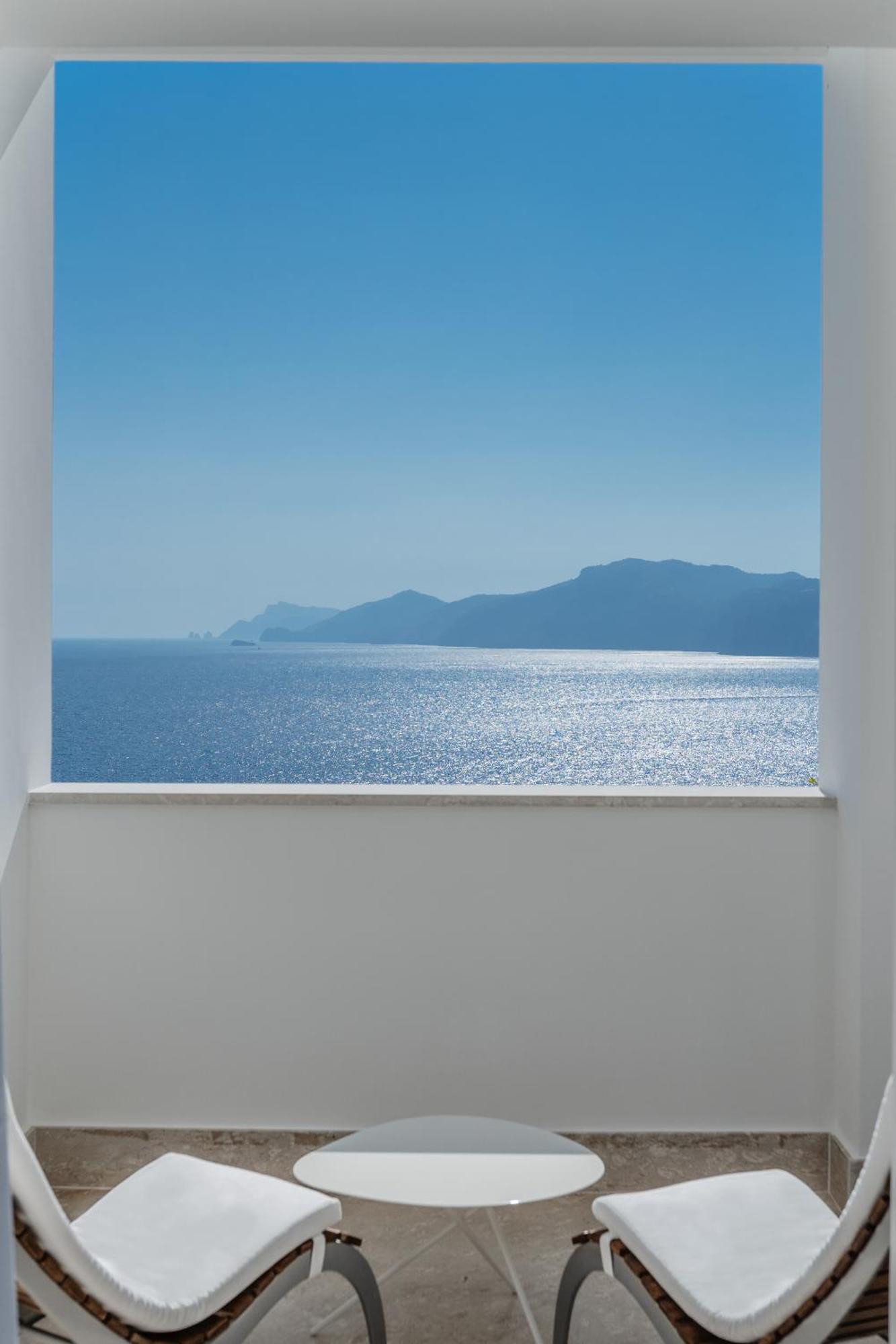 Deluxe Double or Twin Room Sea View
