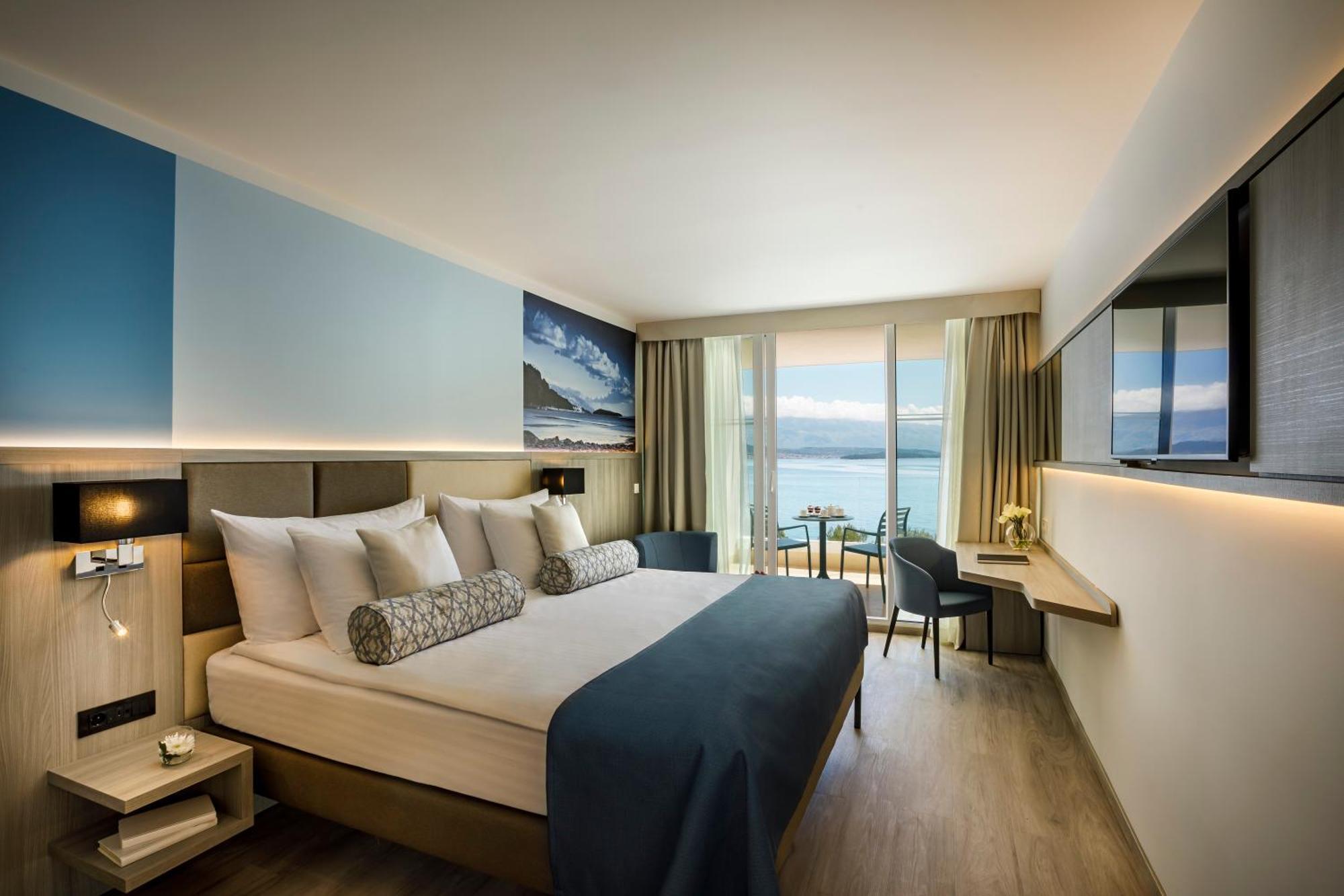 Room 2 Seaview Hotel
