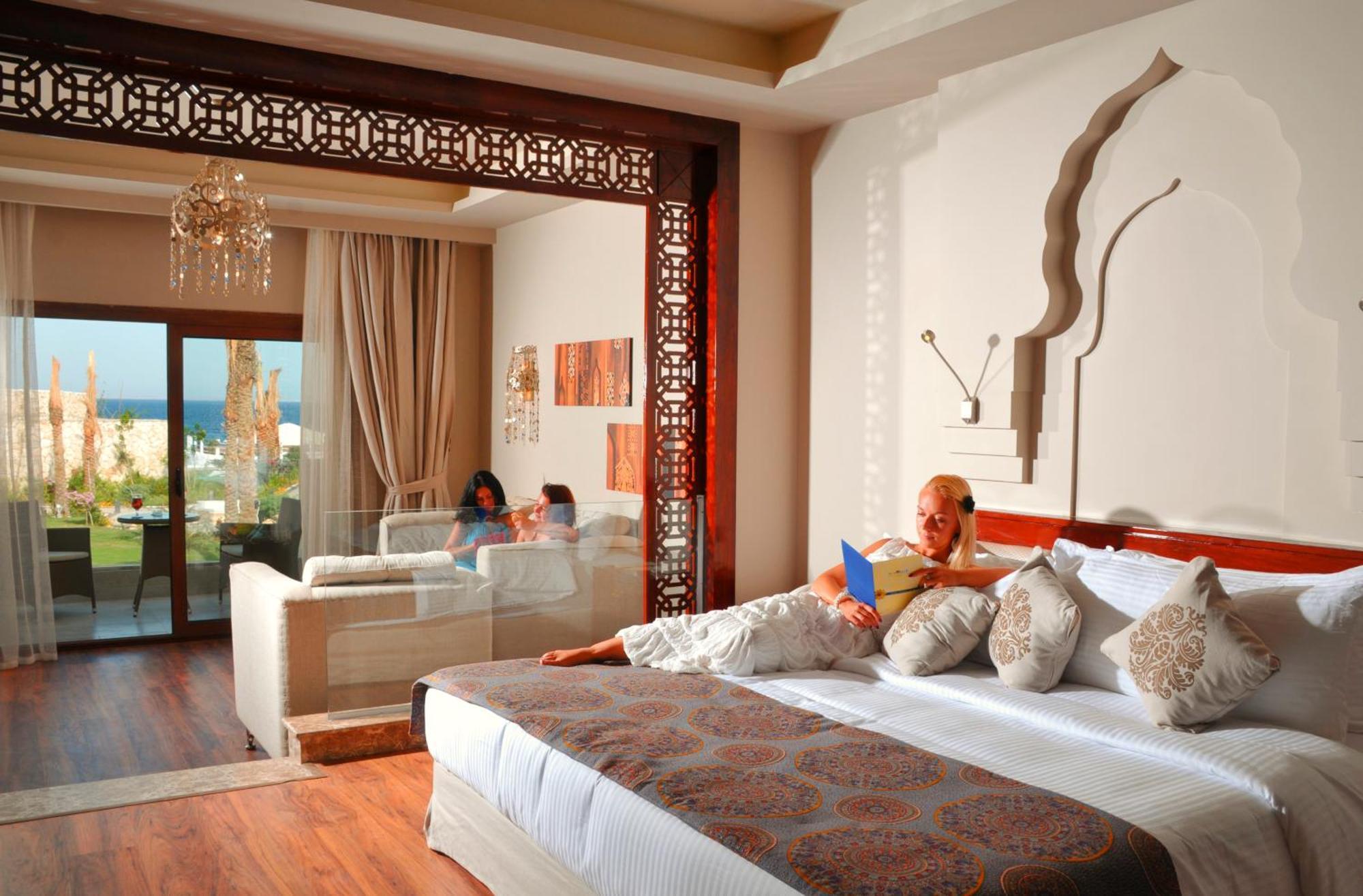 Executive Suite Sea View Posh Club