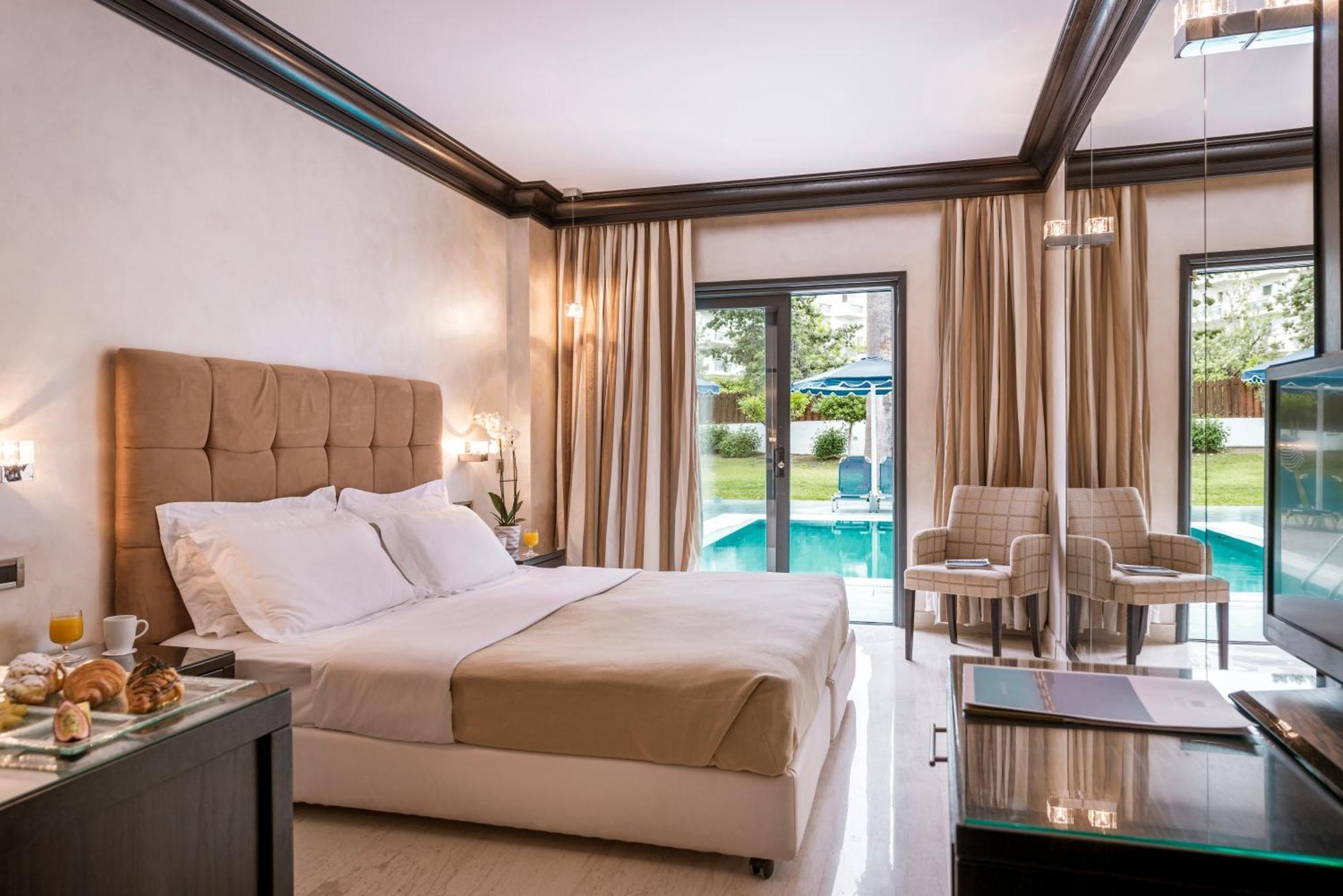 Twin Room Shared Pool
