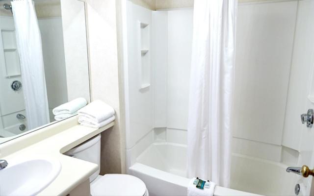 Double Room Two Double Beds Lake View