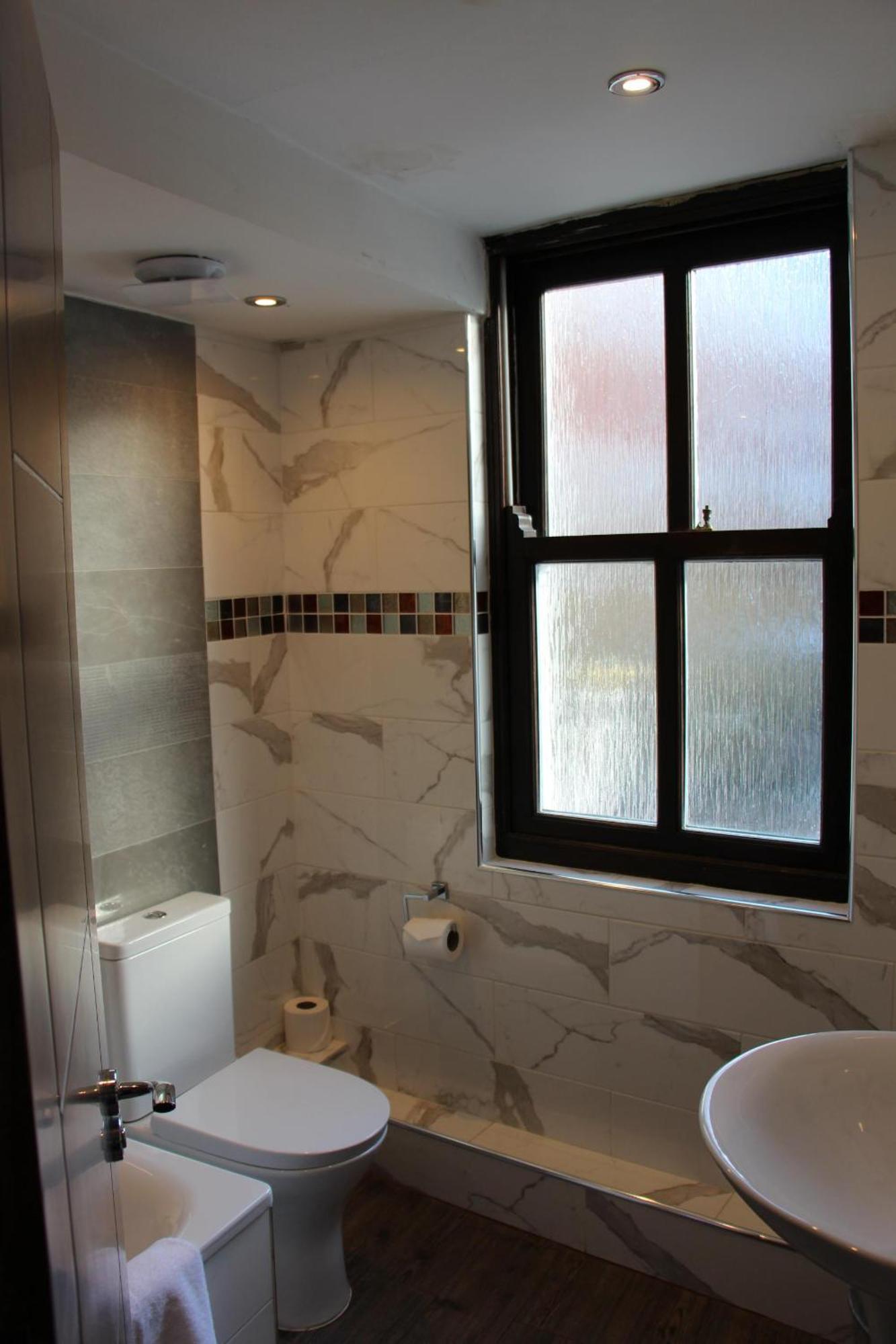 Double Room Private Bathroom