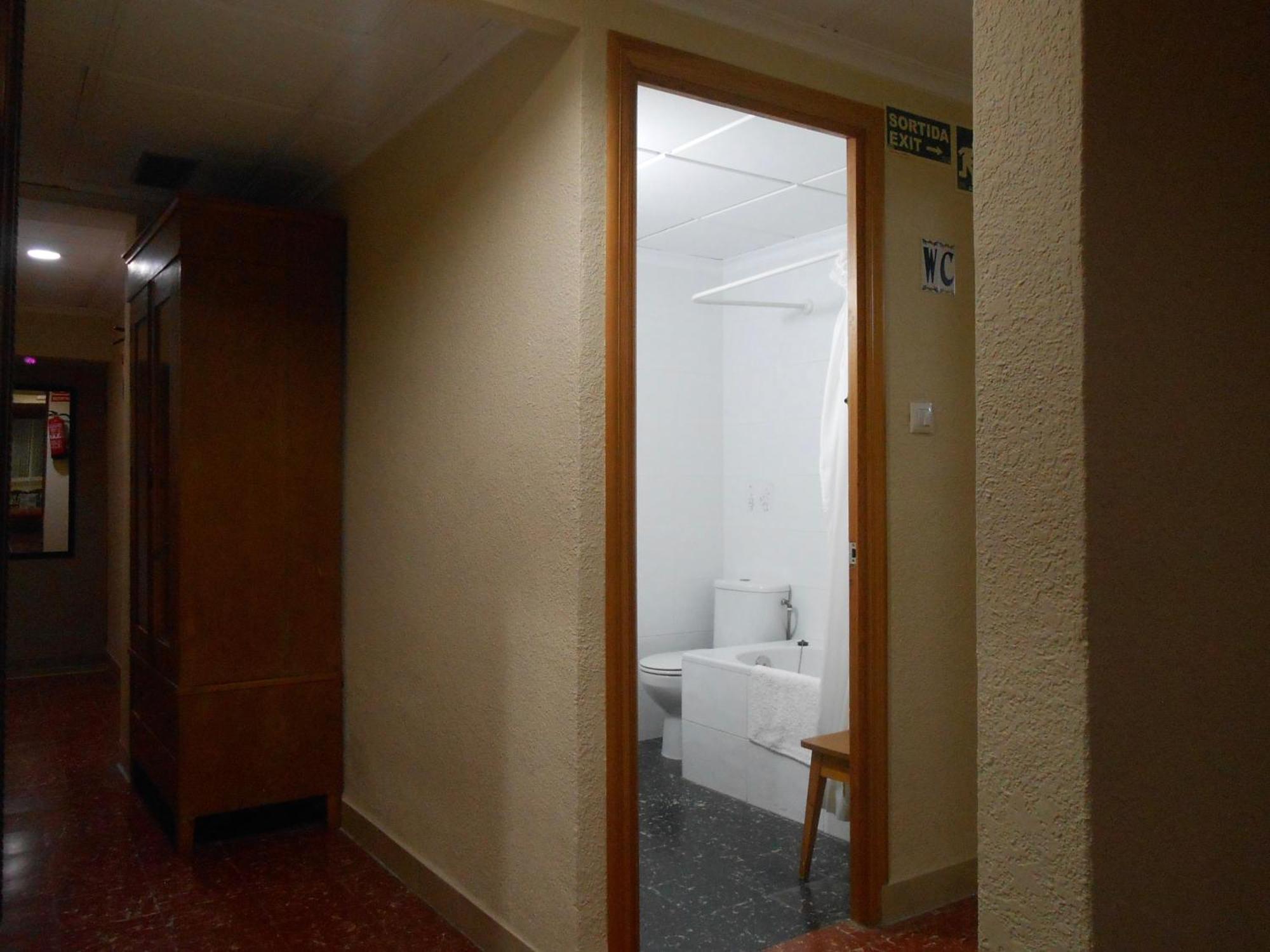 Double Room Private External Bathroom