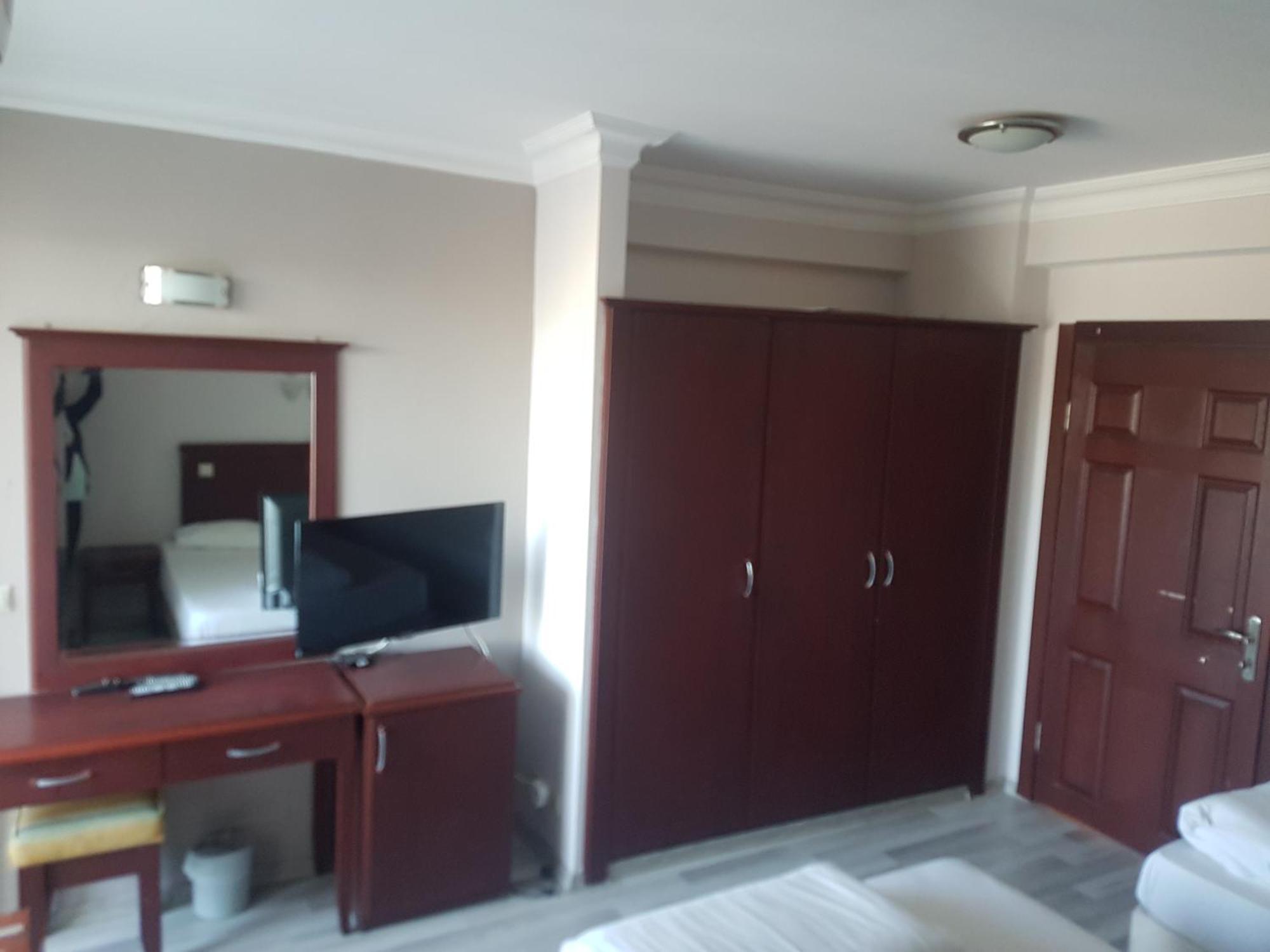 Basic Triple Room