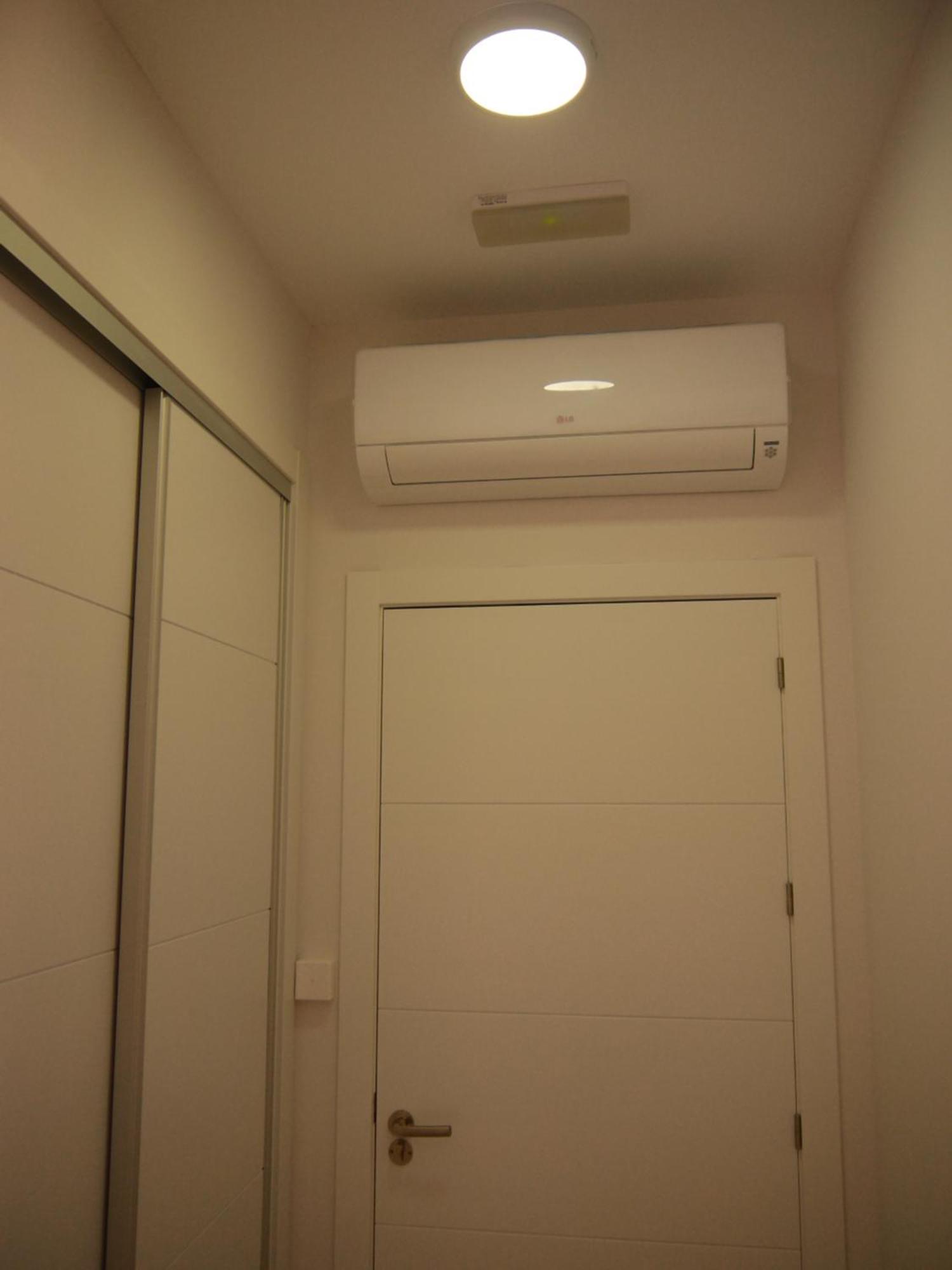 Twin Room Bath