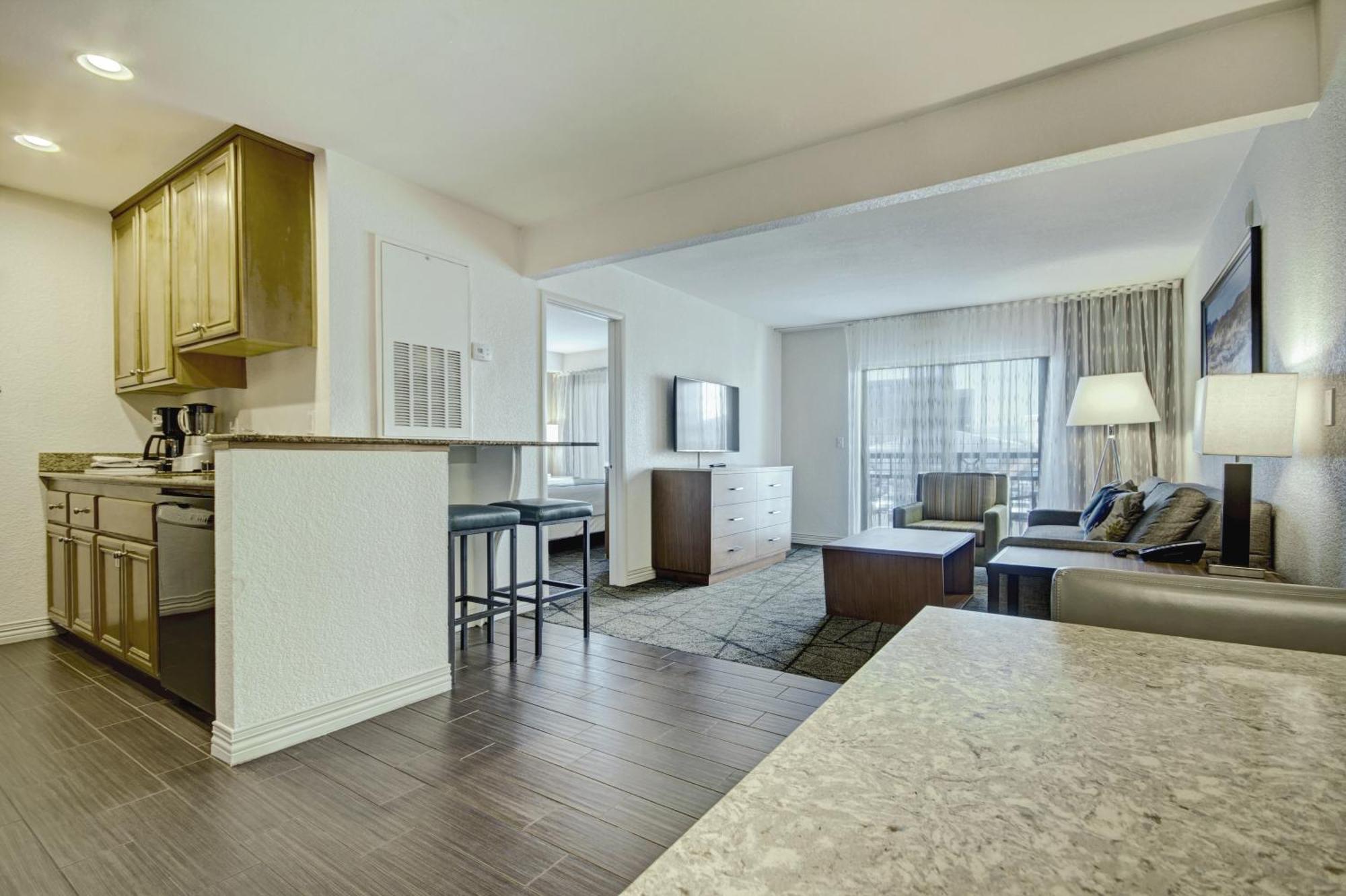 One-Bedroom Suite No Resort Fees