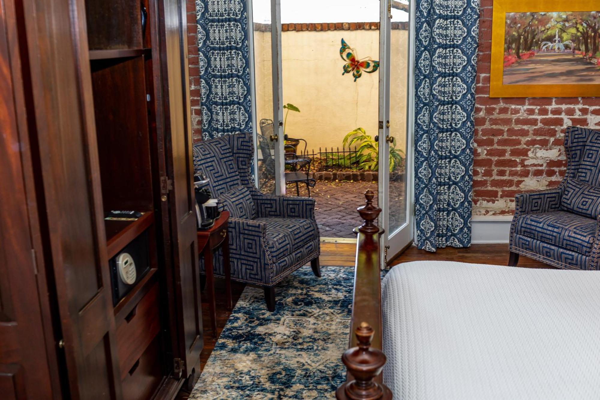 Queen Room Patio