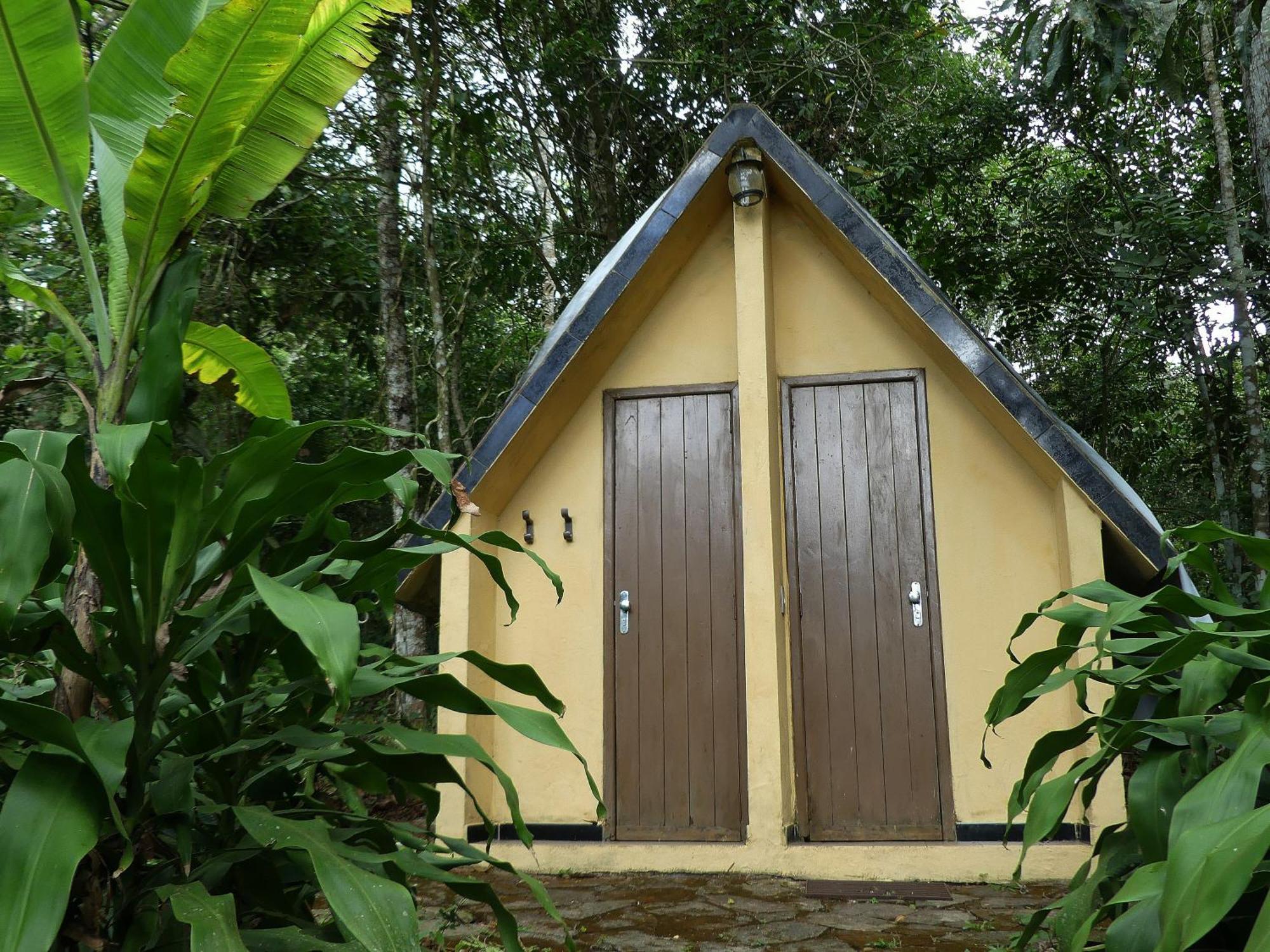 Standard Twin Room Shared External Bathroom