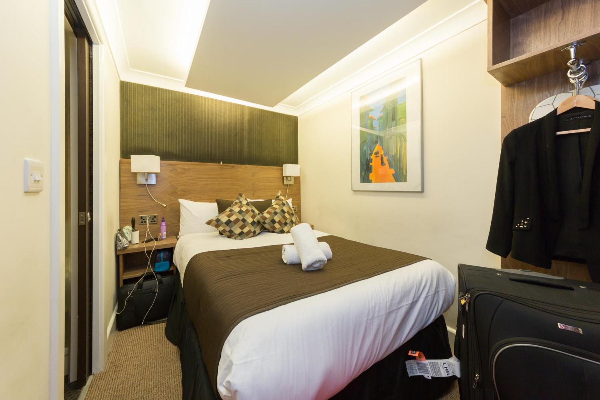 Double Room Private Bathroom