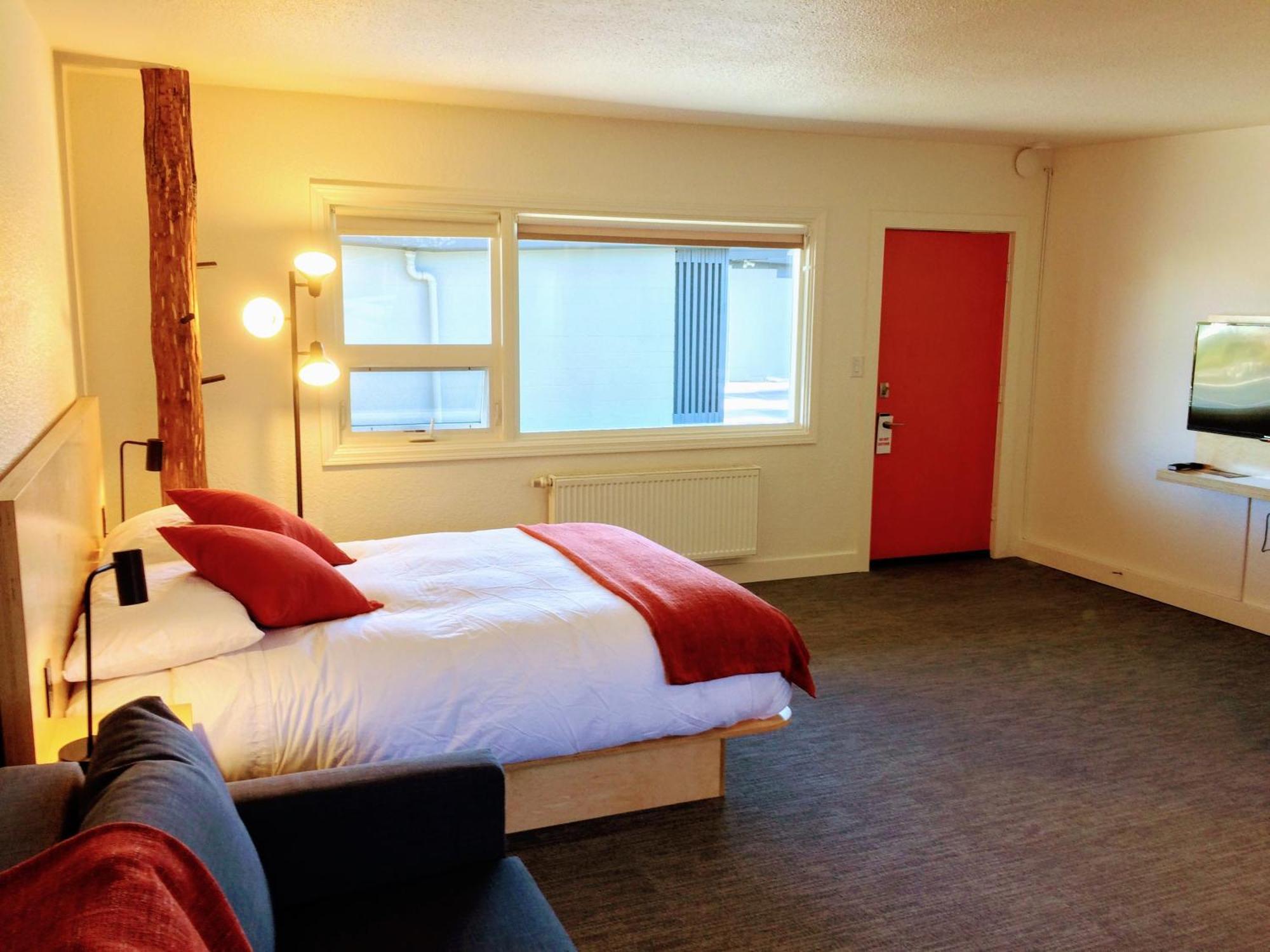 Maple Superior Queen Room