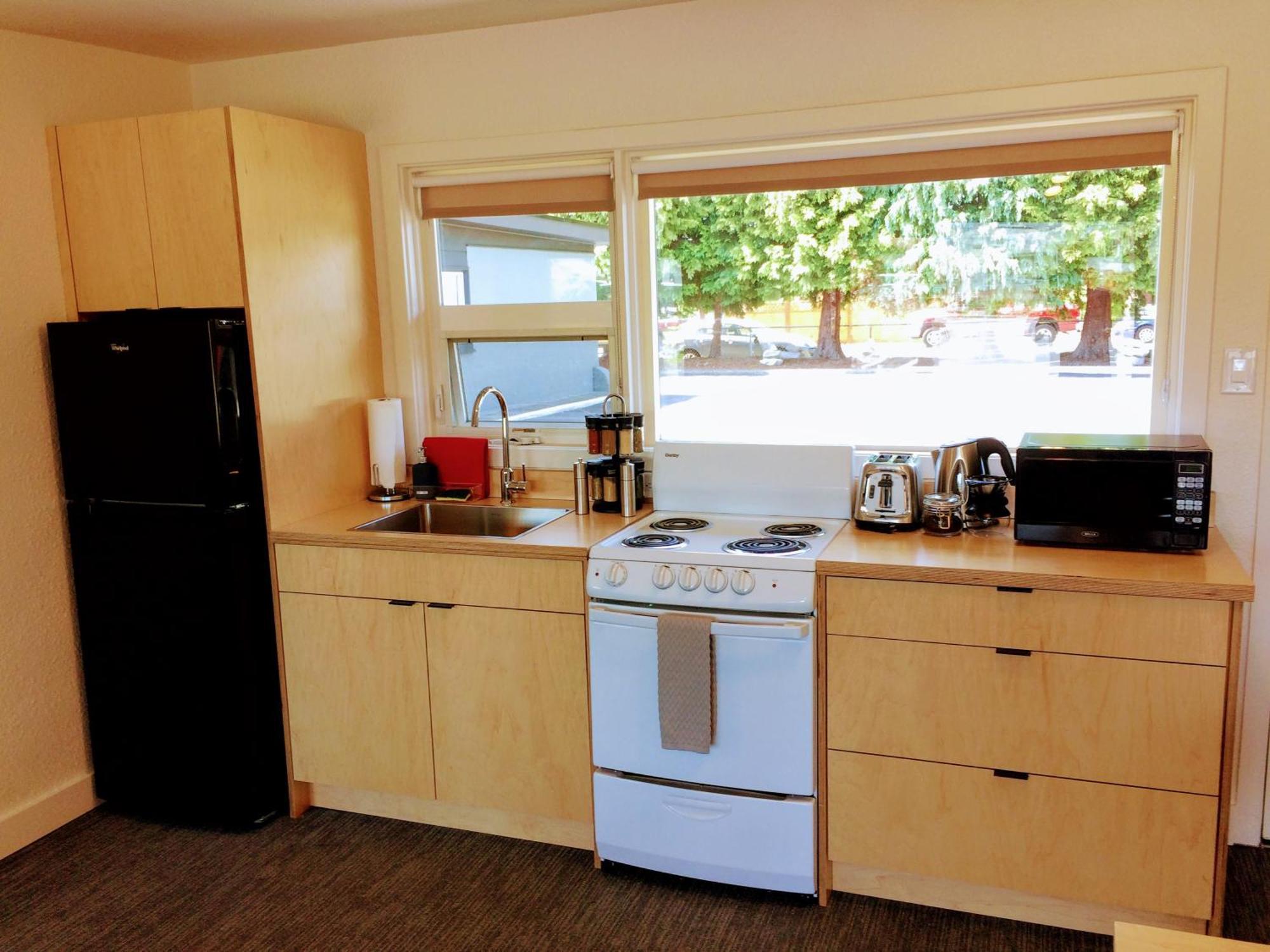 Cascades Deluxe Queen Studio