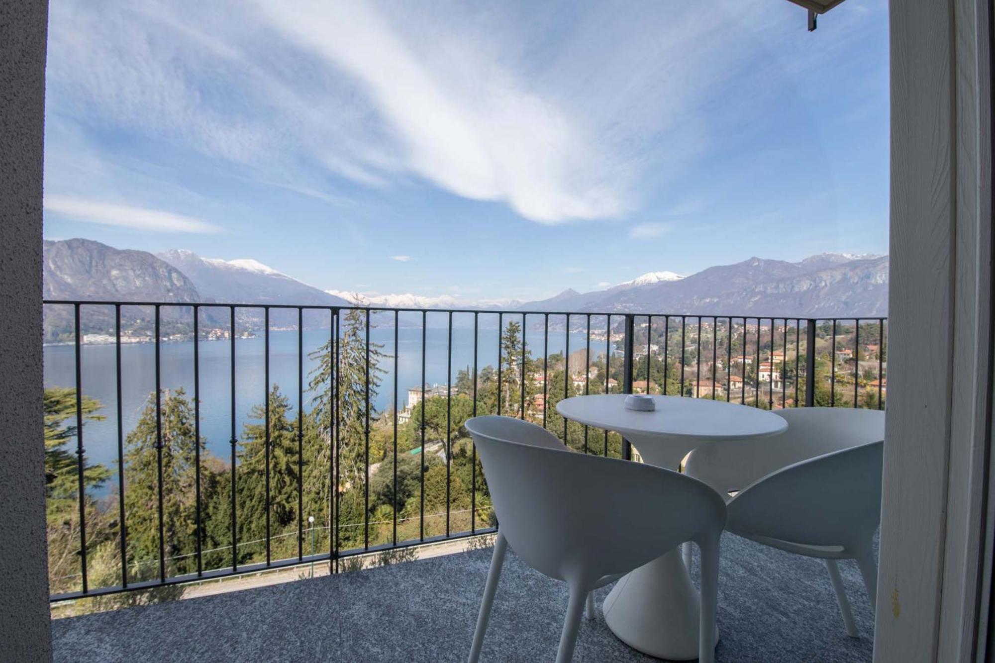 Deluxe Double or Twin Room Lake View
