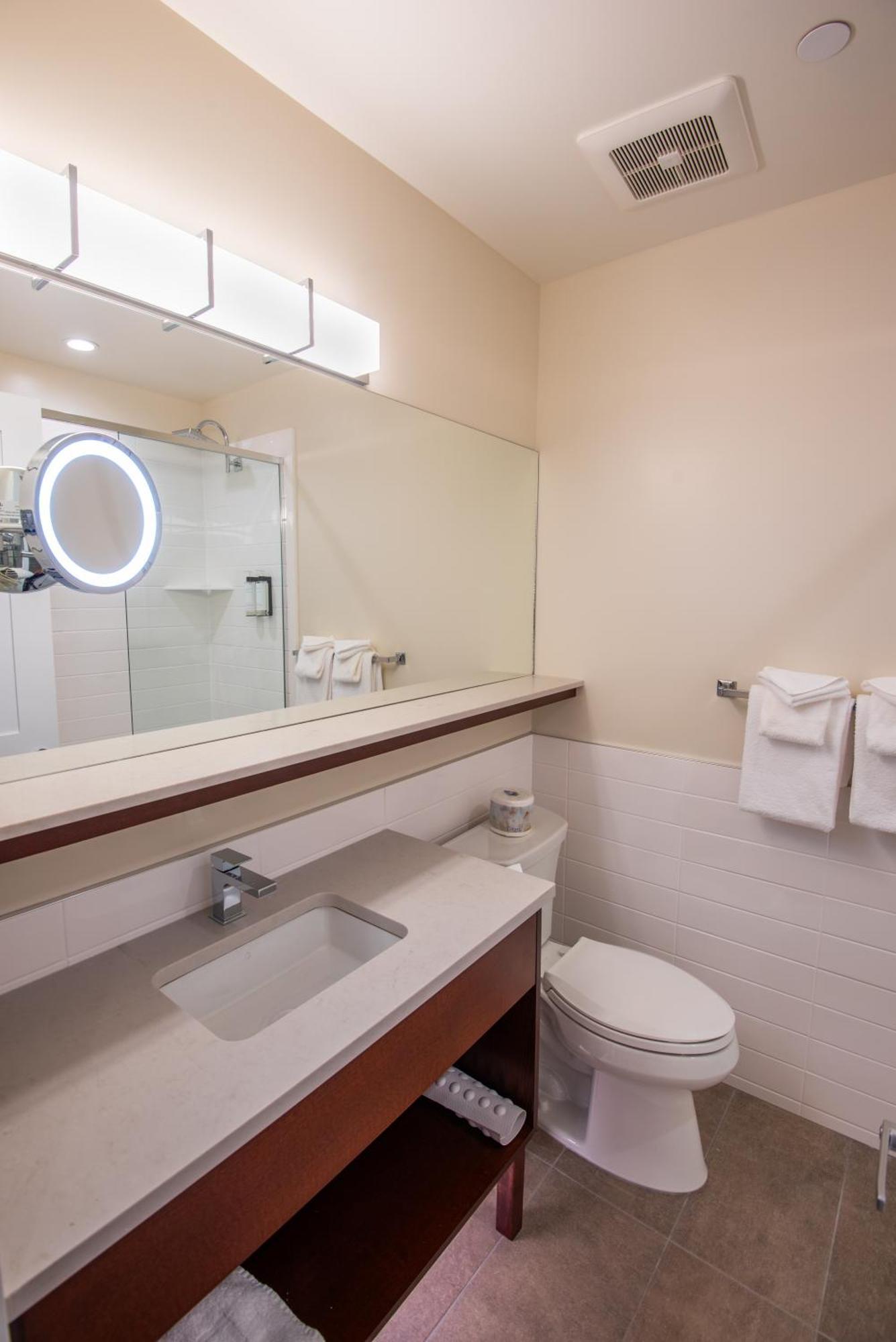 Queen room Newly Renovated
