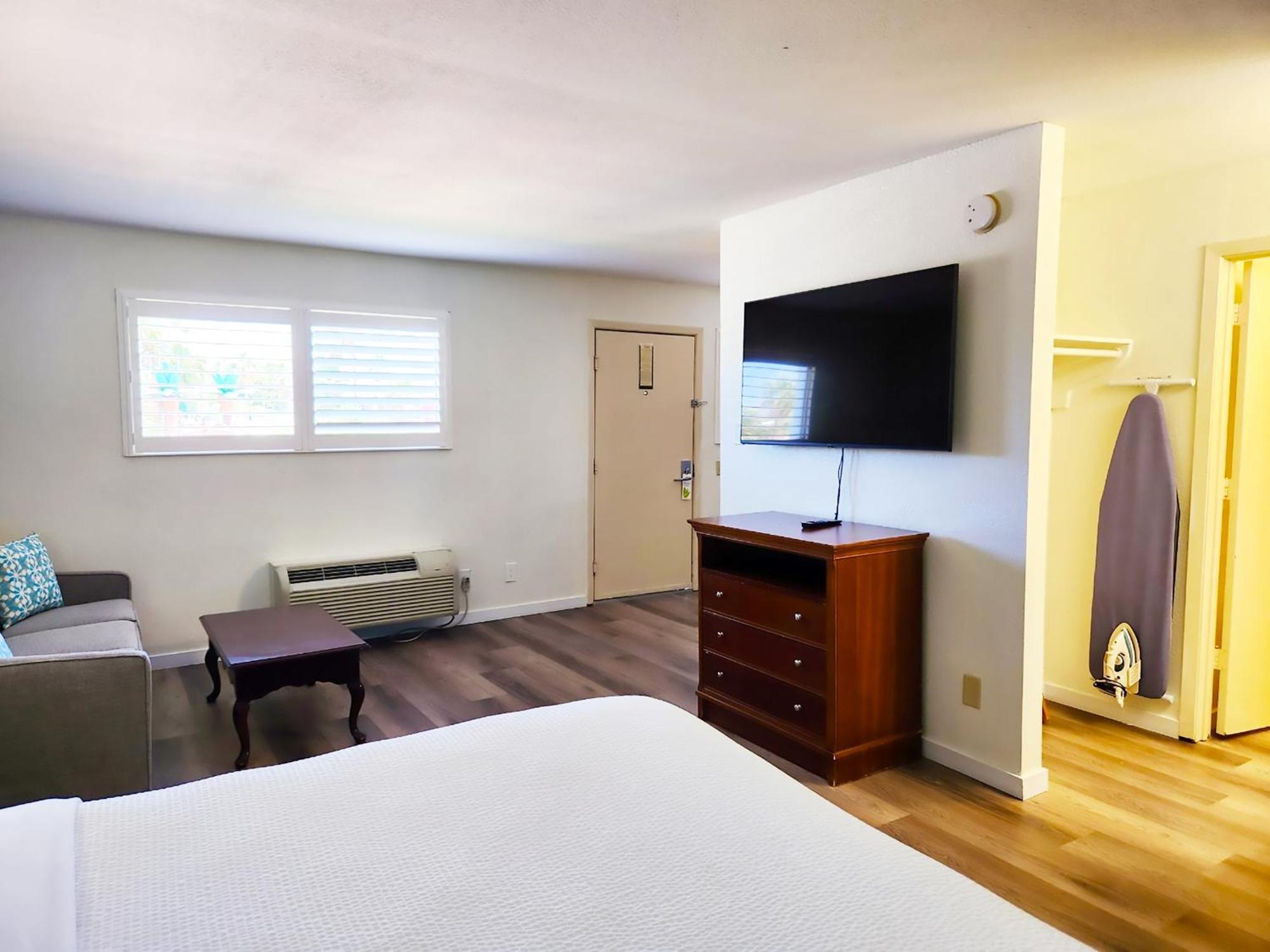King Room Non-Smoking Pet Friendly