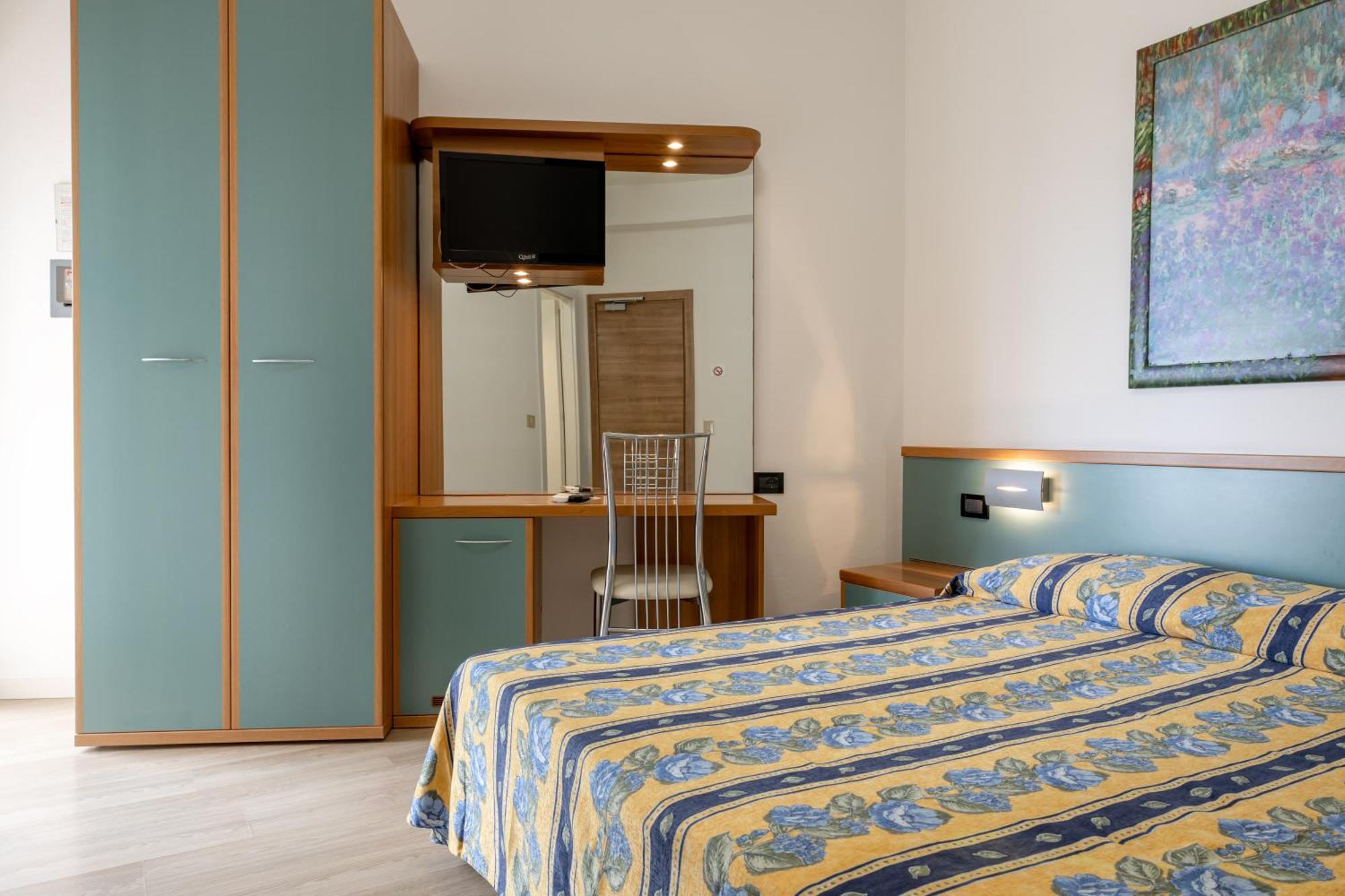 Double Room Balcony Side Sea View