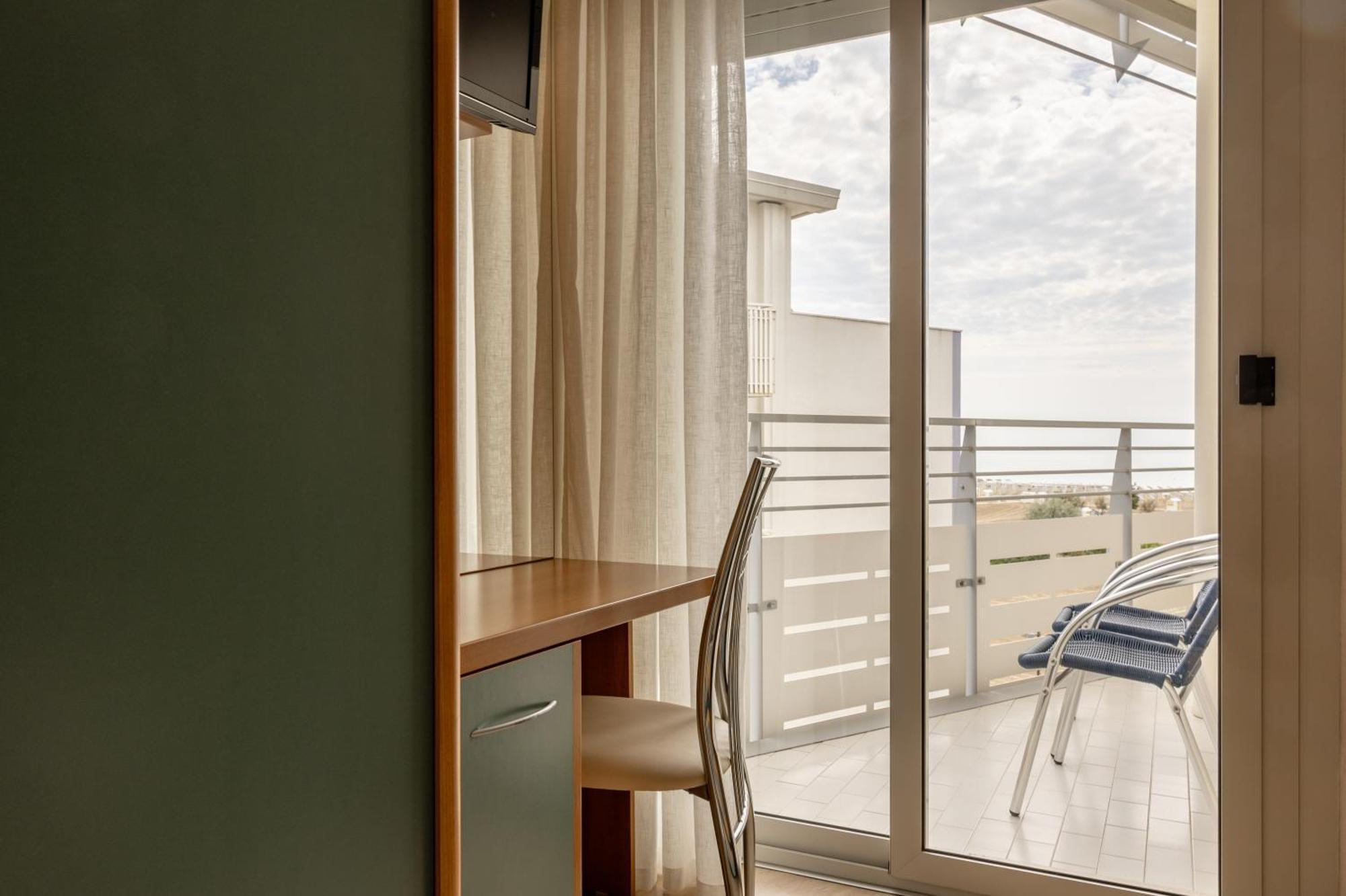 Double Room Balcony Side Sea View