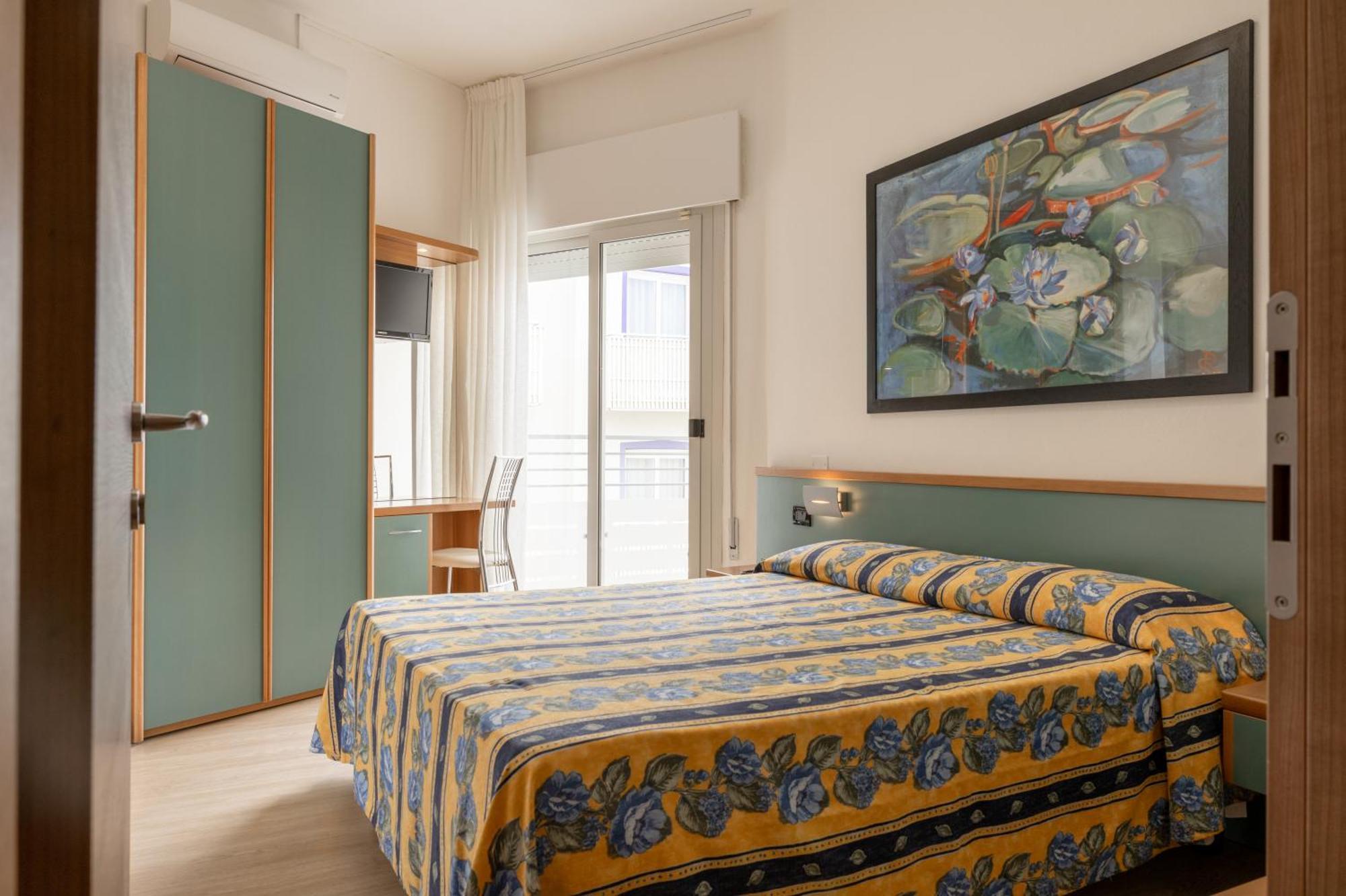 Double Room Balcony Side Sea View