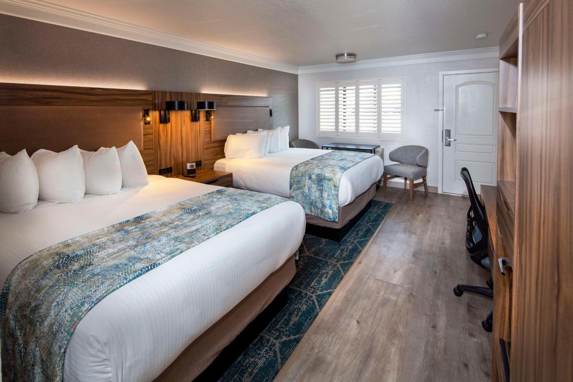 Queen Room Two Queen Beds Non-Smoking