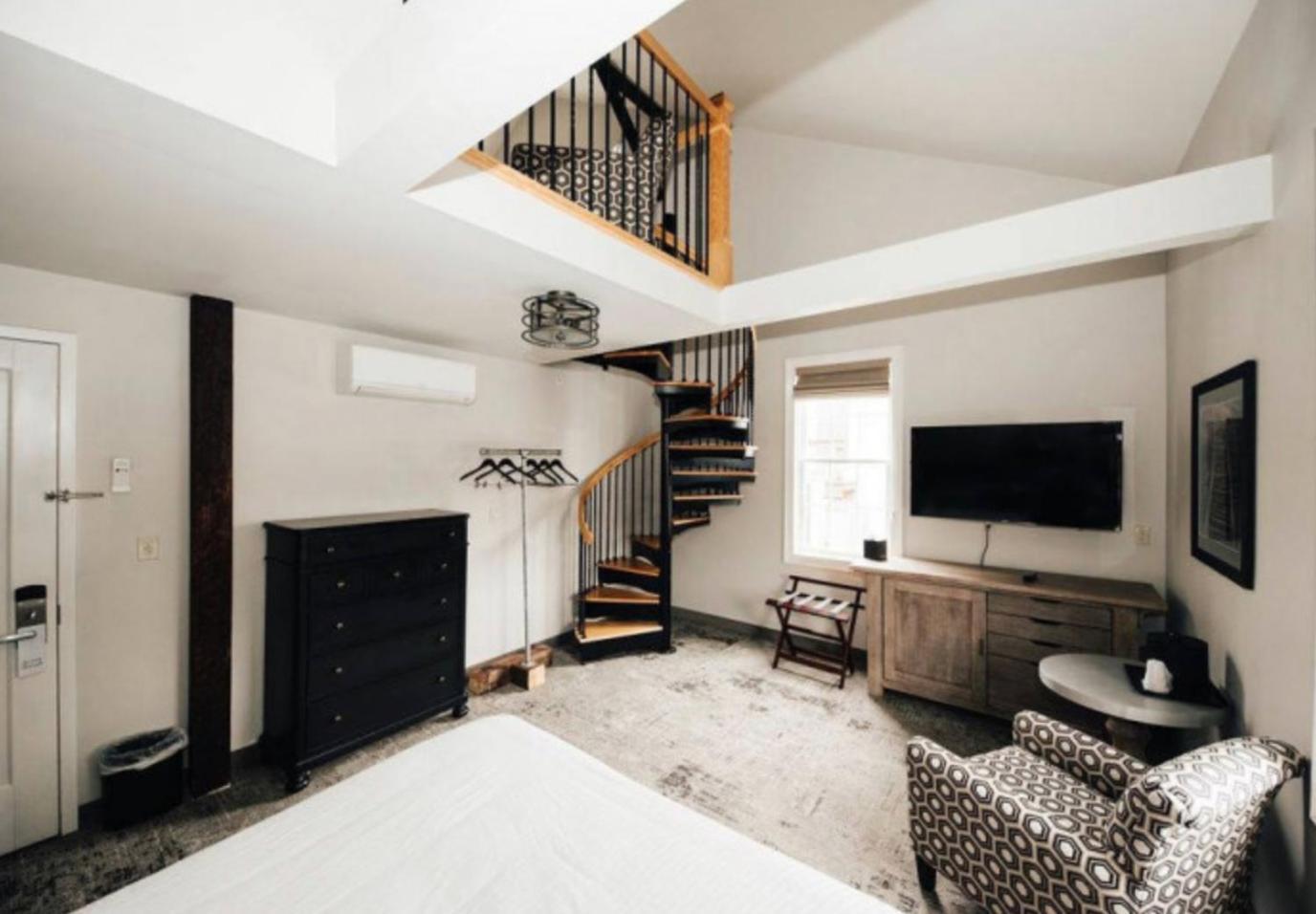 Queen Suite