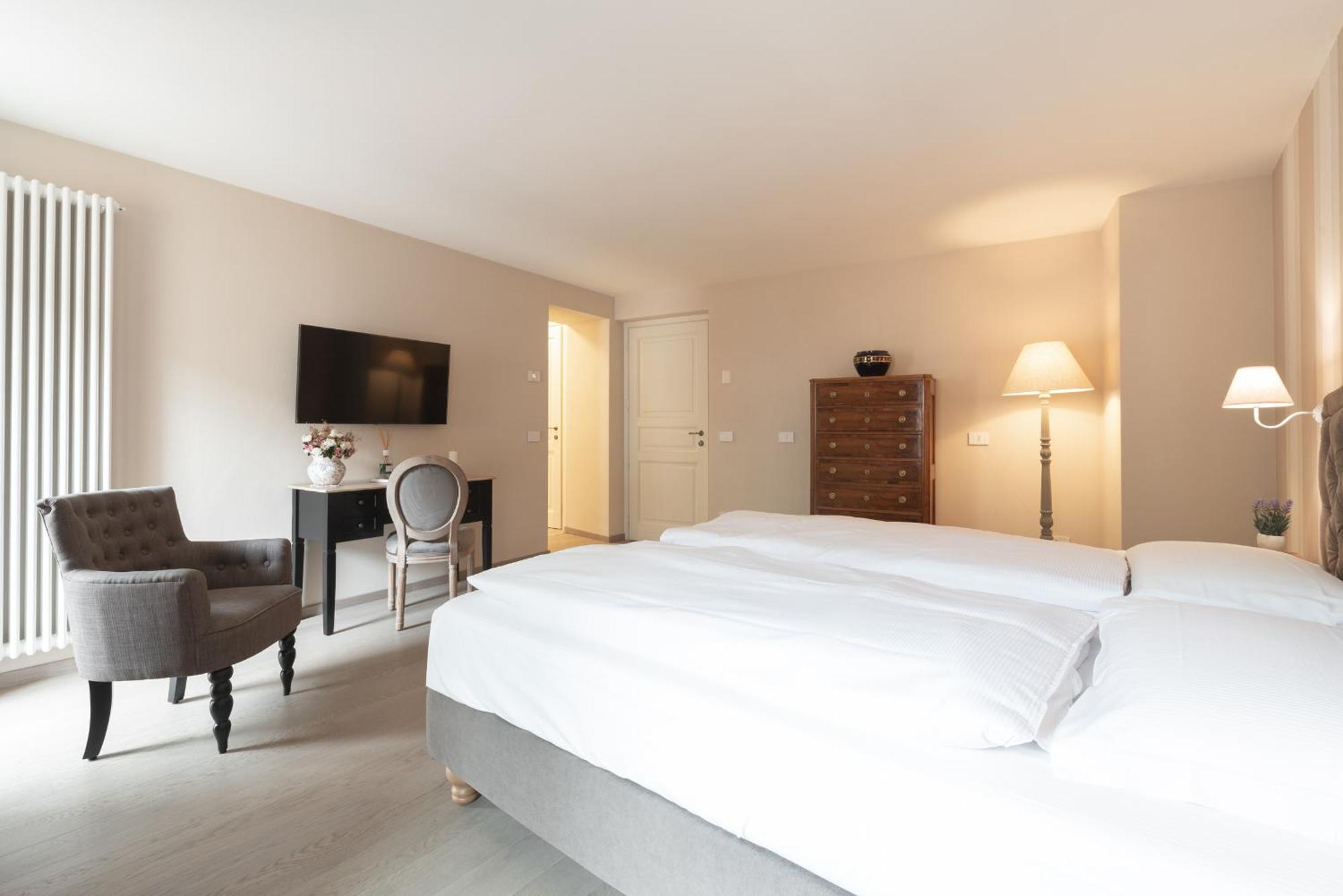 Deluxe Double or Twin Room Garden View