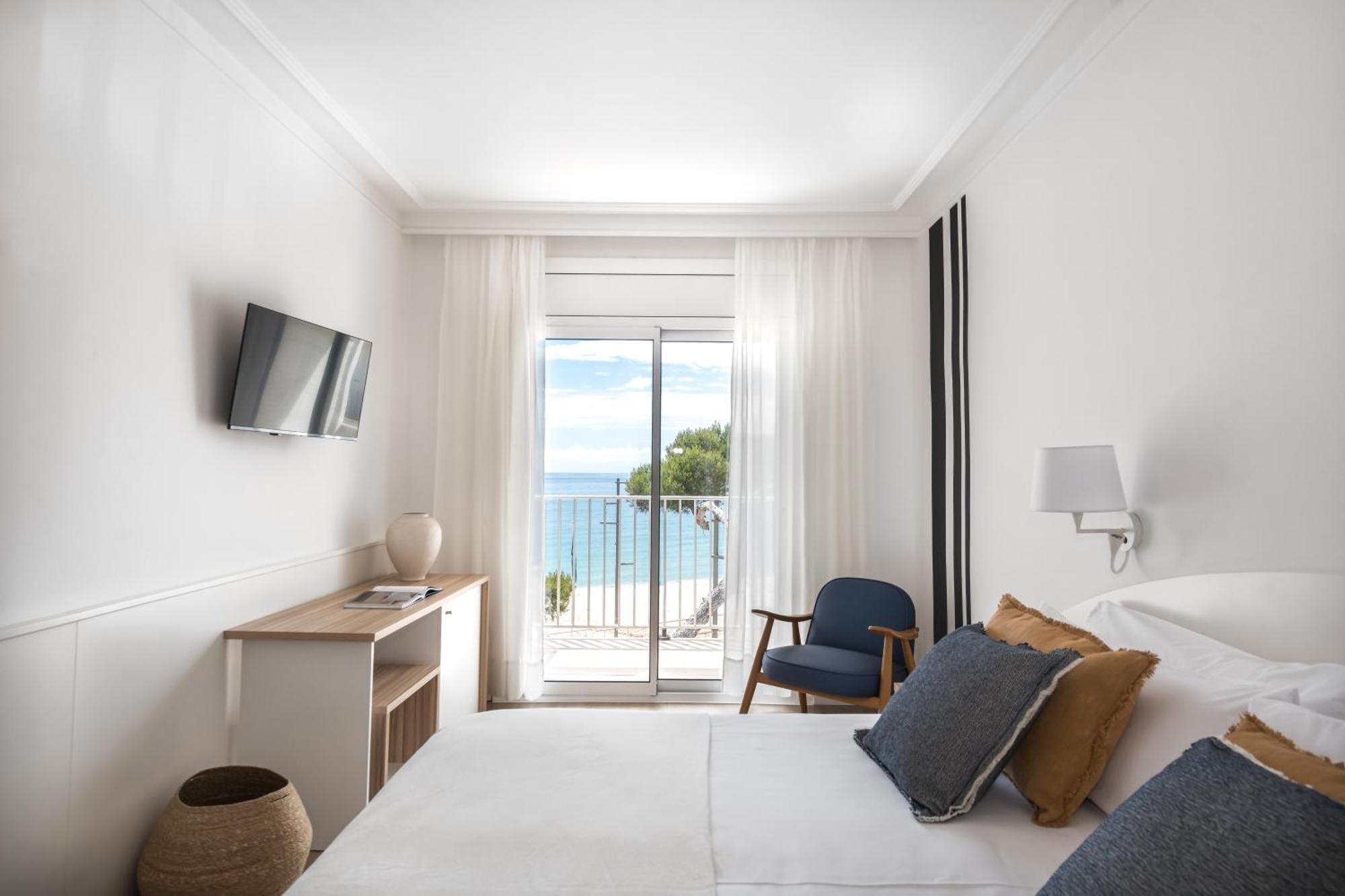 Double or Twin Room Sea View