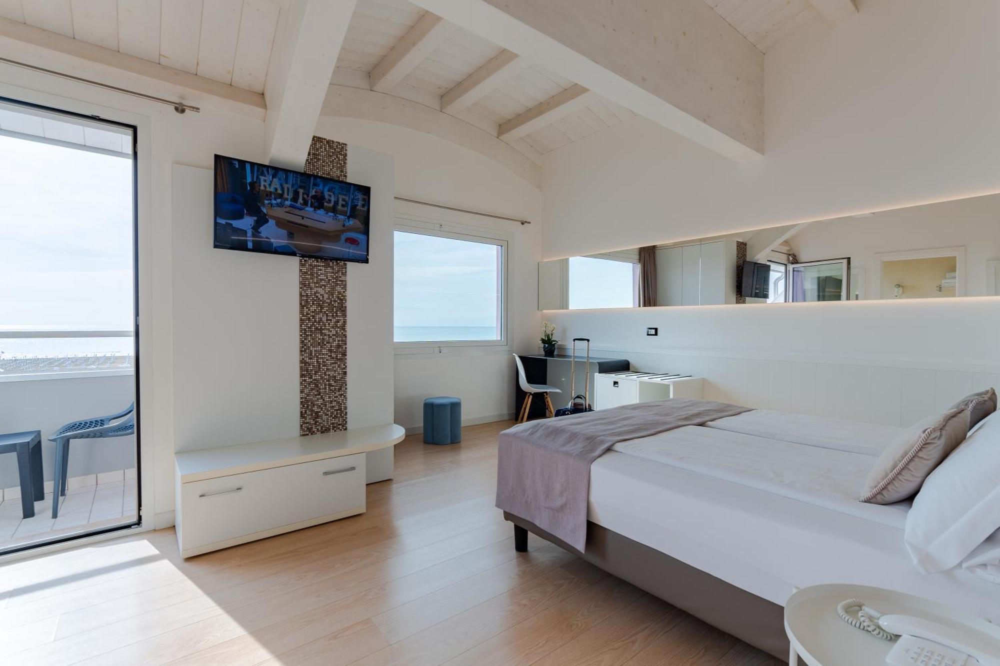 Deluxe Suite Sea View