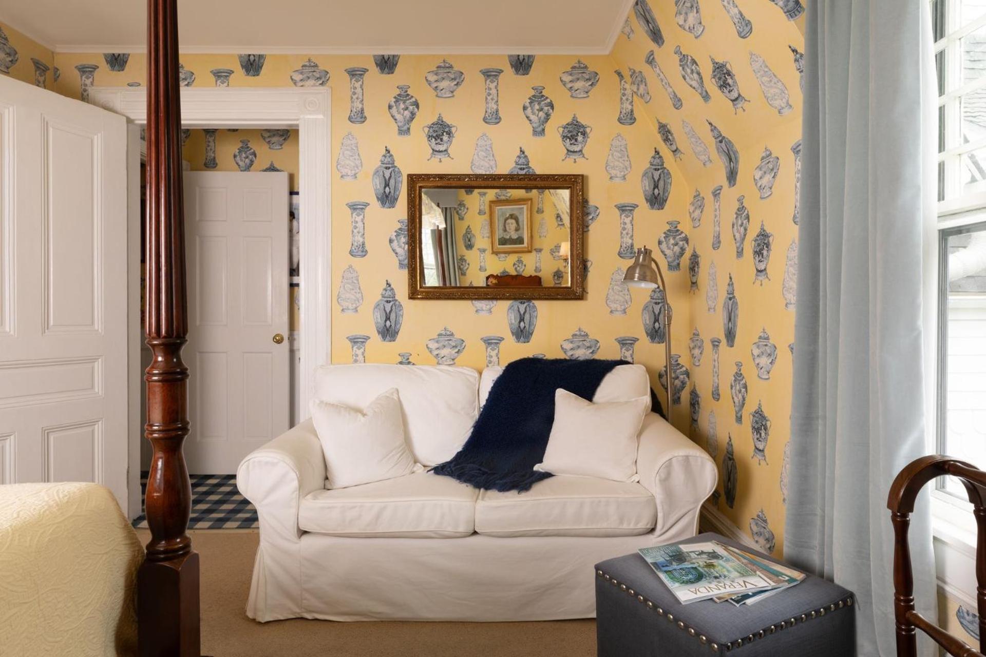 Queen Room Garden View