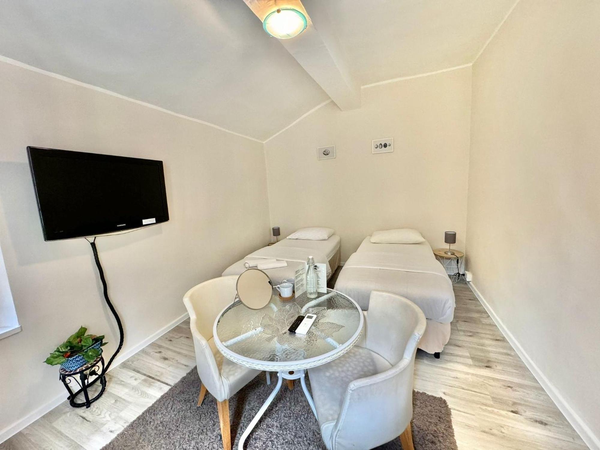 Twin Room Private Bathroom