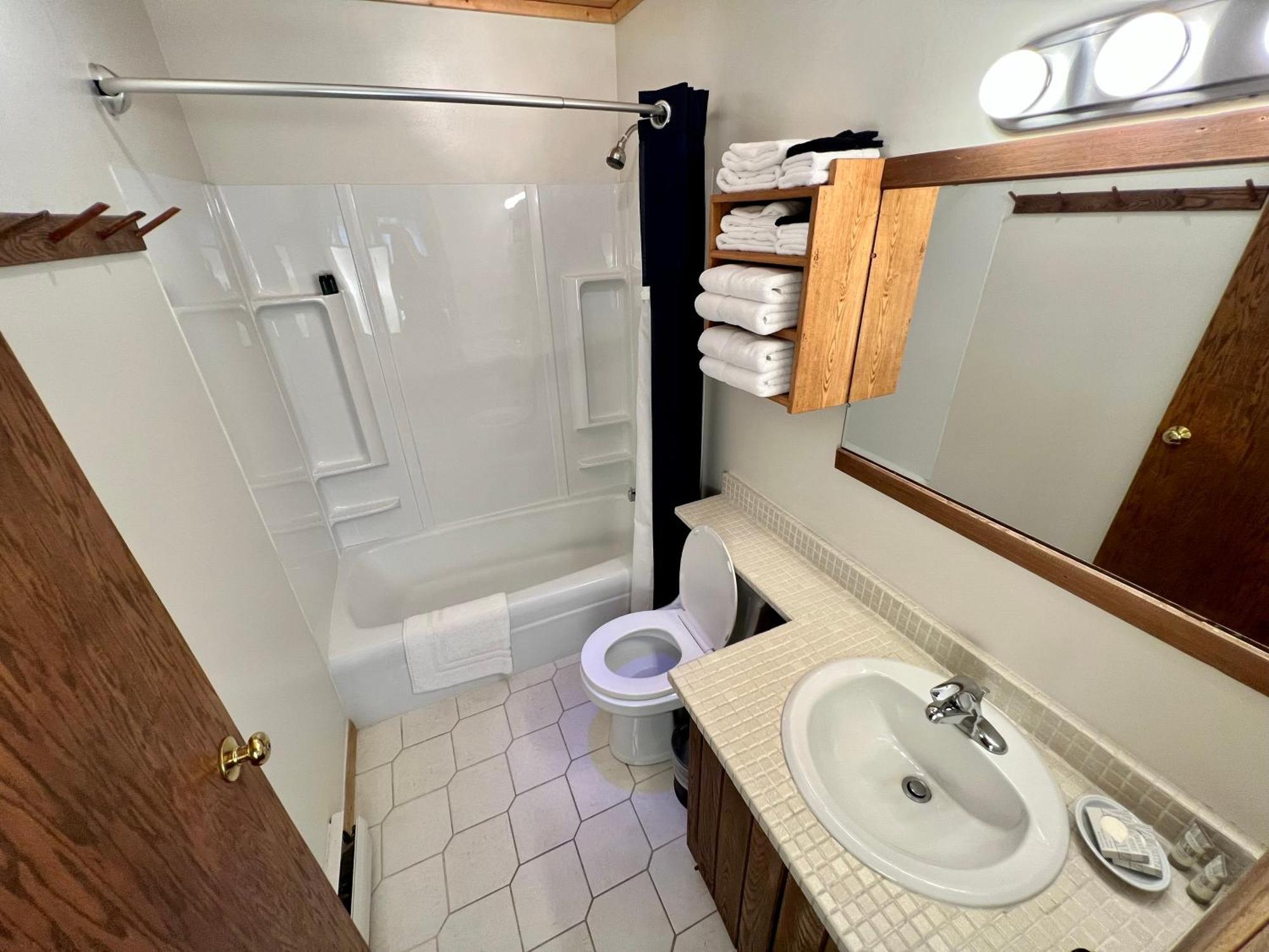 Double or Twin Room Lake View