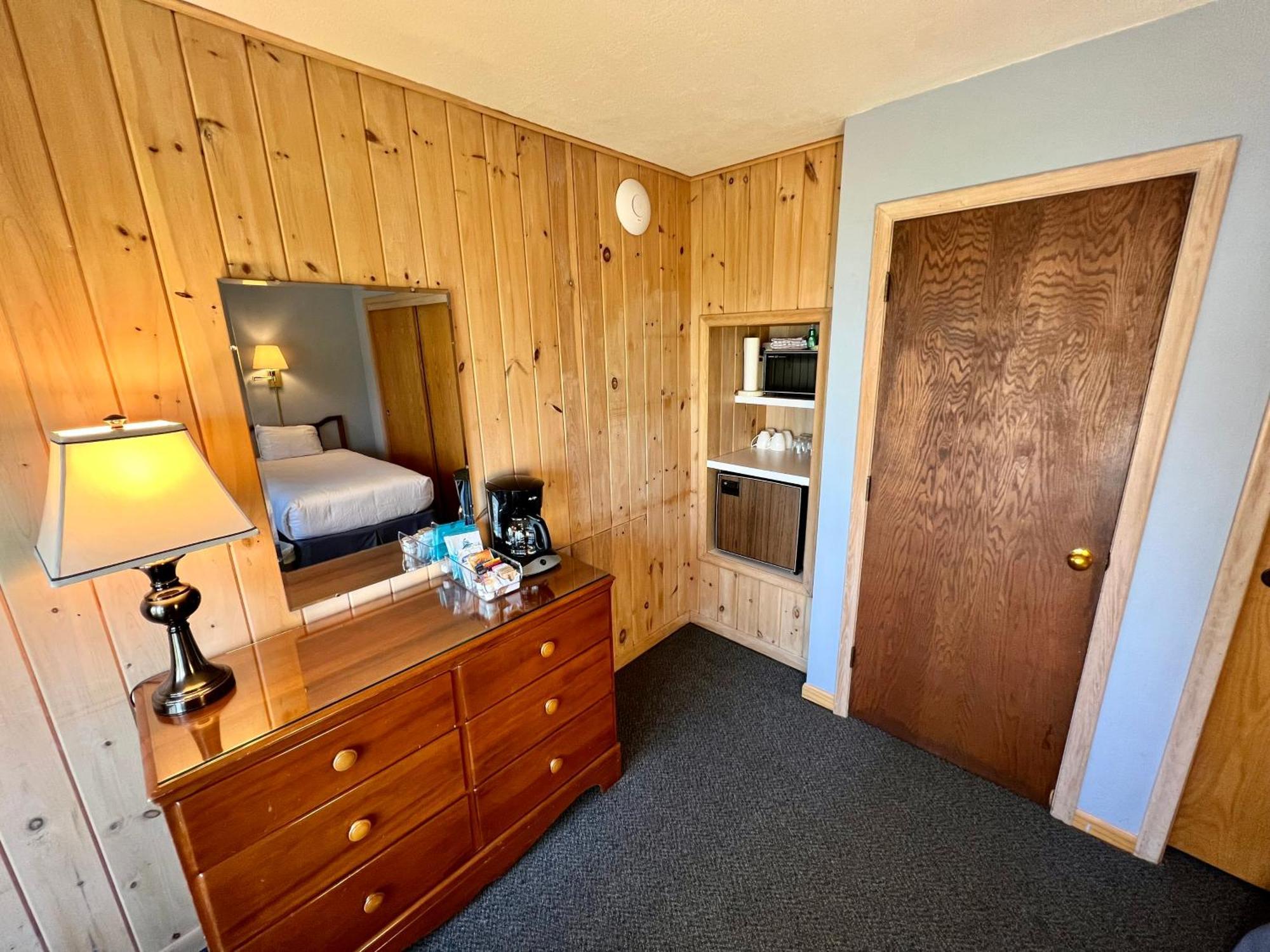 Double or Twin Room Lake View