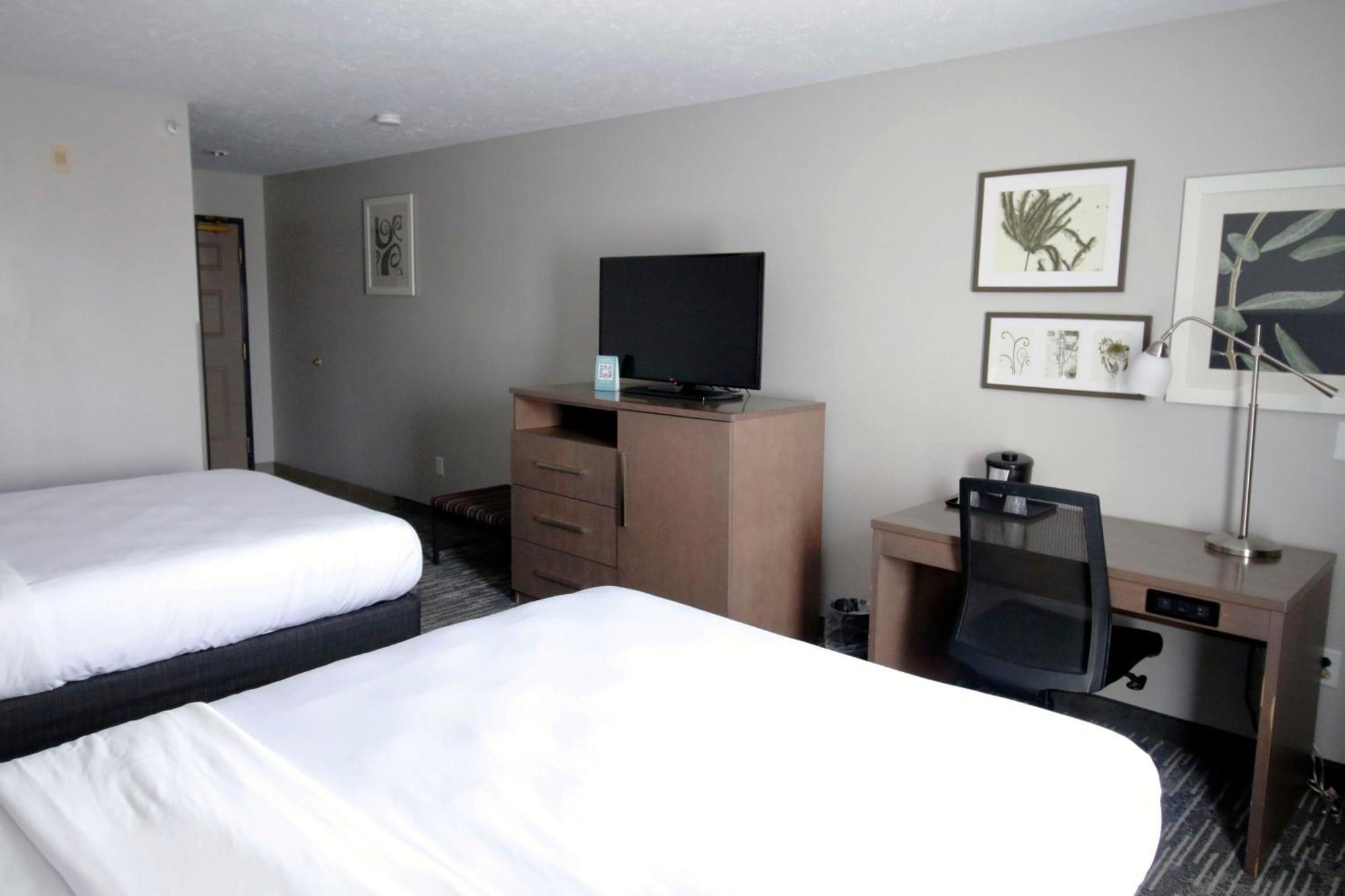 Queen Room Two Queen Beds Non-Smoking
