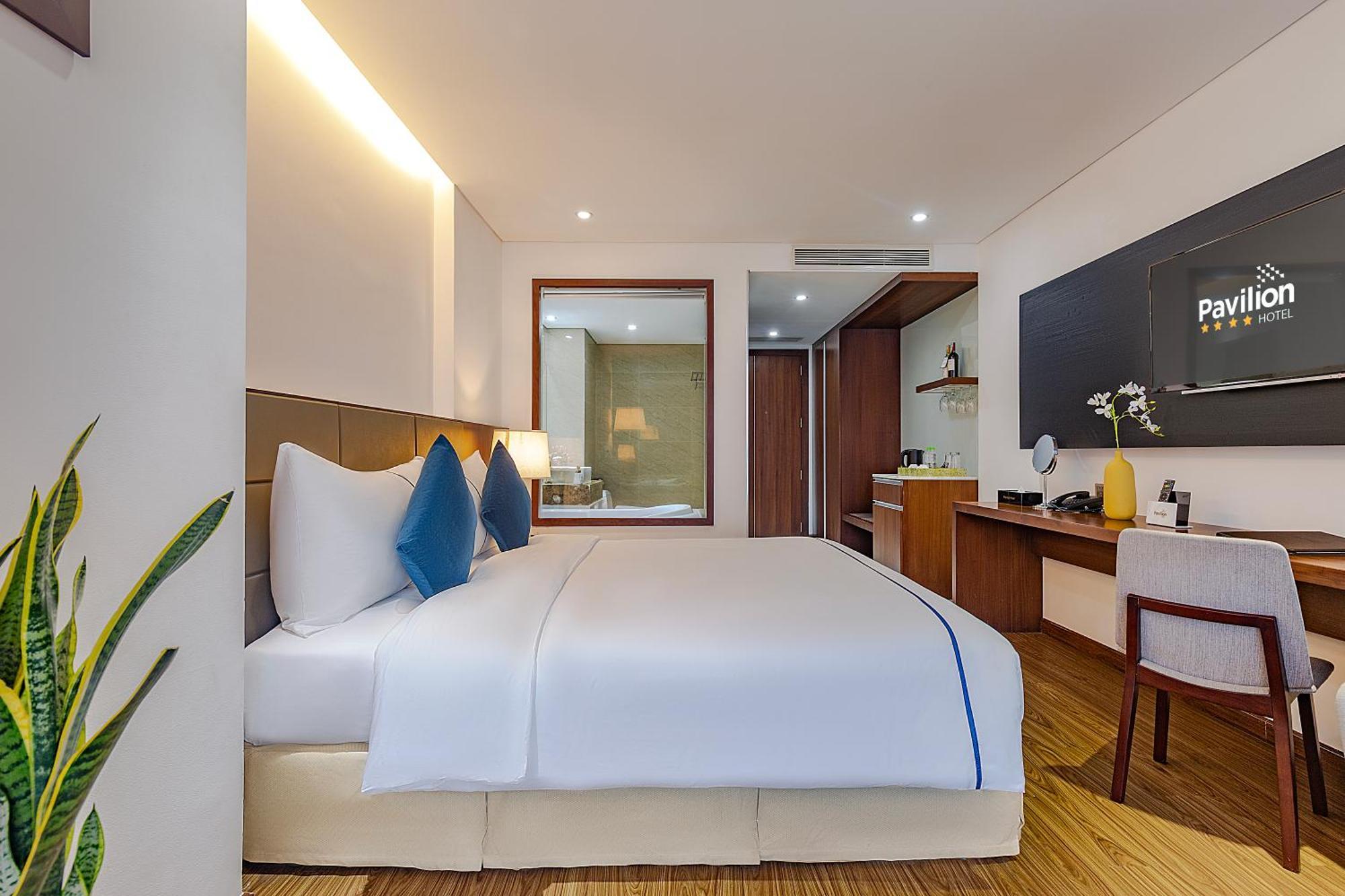 Deluxe King Suite